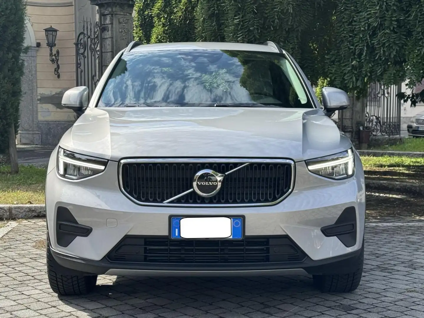 Volvo XC40 T2 automatico Core Argent - 2