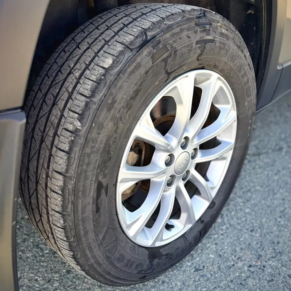 Jeep Cherokee снимка Jeep Cherokee