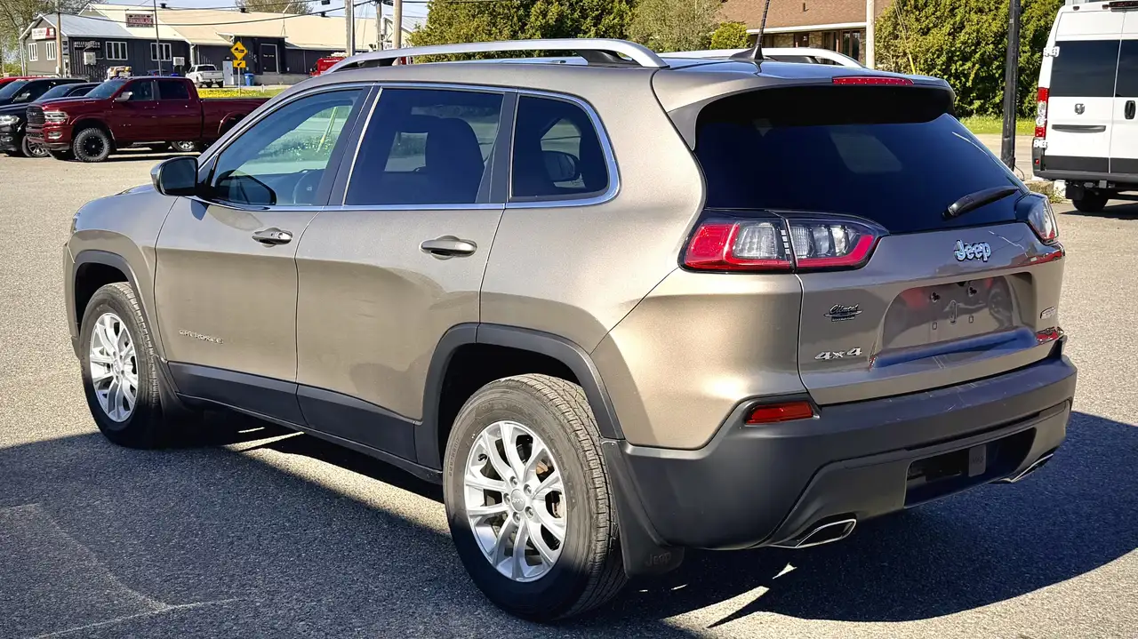 Jeep Cherokee снимка Jeep Cherokee