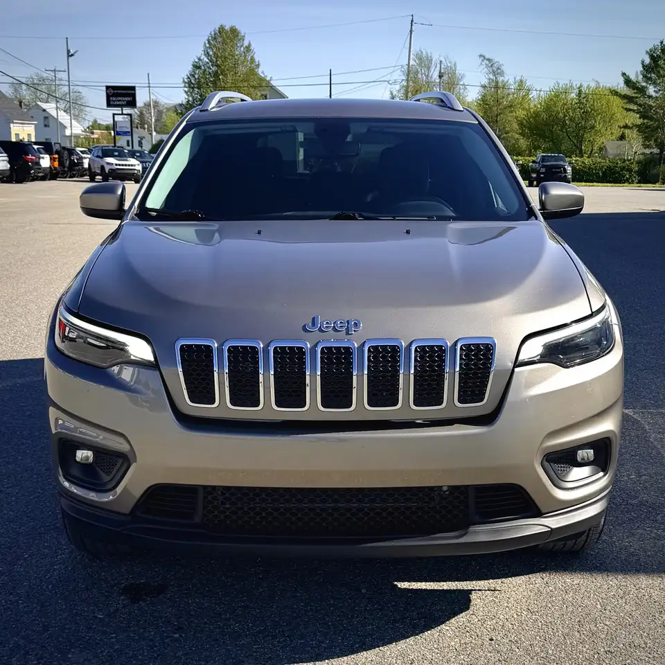 Jeep Cherokee снимка Jeep Cherokee