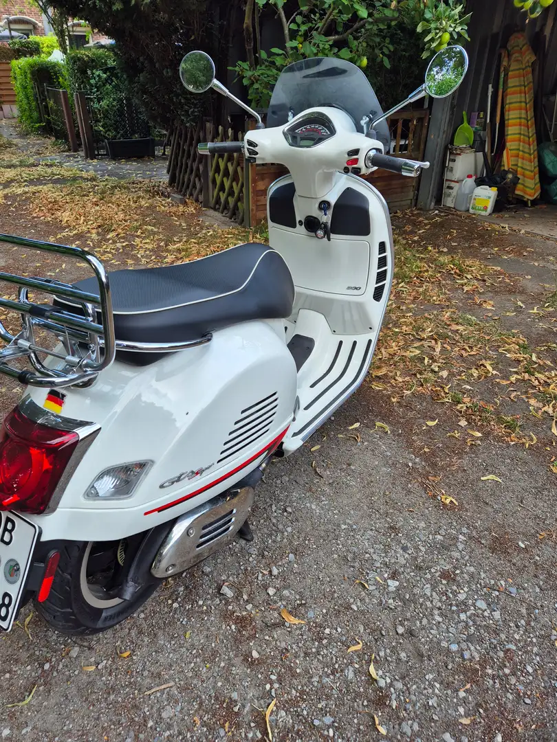 Vespa GTS Super 300 Weiß - 2