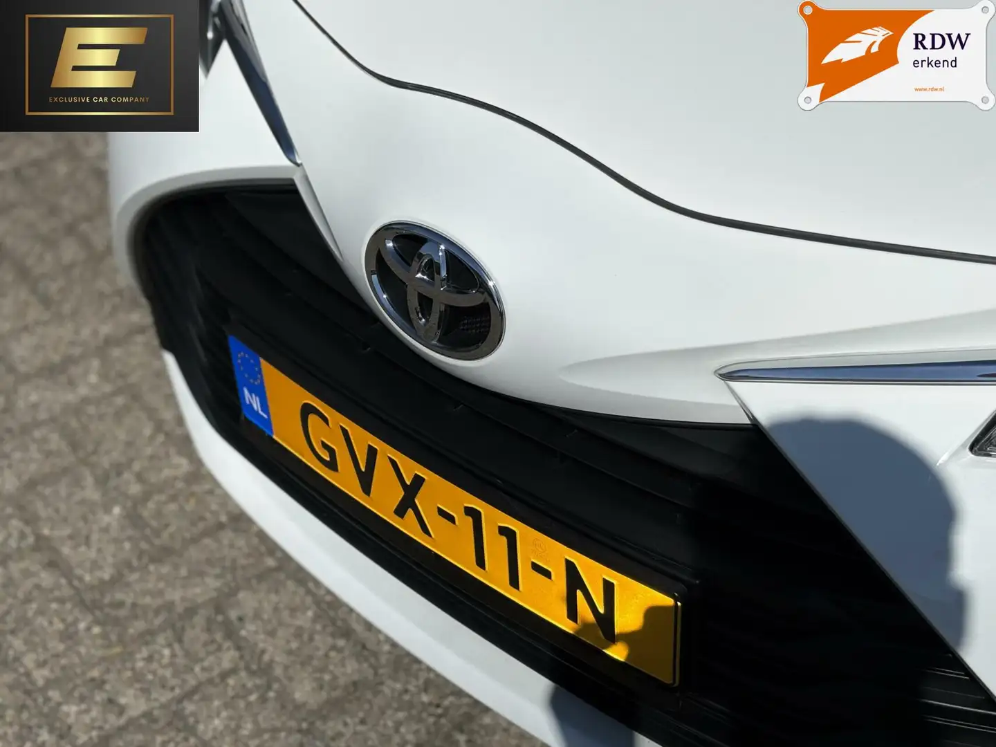 Toyota Yaris 1.0 VVT-i Comfort | Navigatie | Camera | Bluetooth Blanco - 2