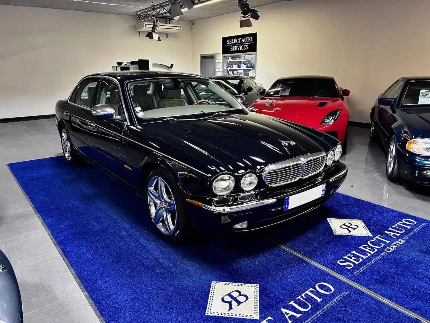 Jaguar XJ 4.2 V8 Sovereign 296ch Negru - 2