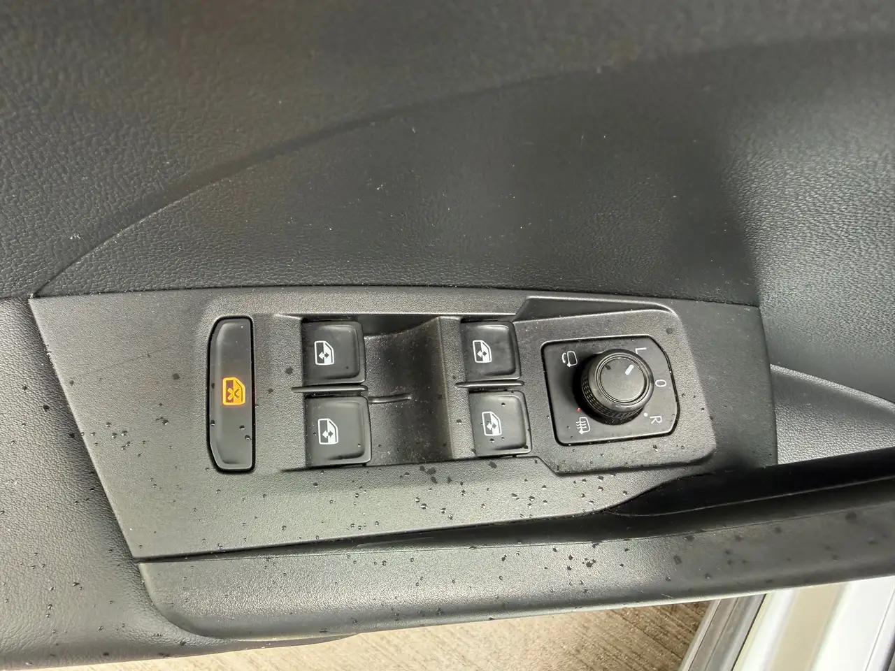 Volkswagen T-Cross 1.0 TSI Life Business DSG / ACC / Cam / Heated seats / Front, миниатюра 9