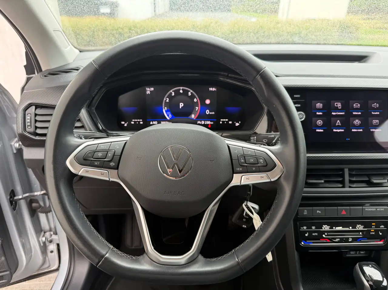 Volkswagen T-Cross 1.0 TSI Life Business DSG / ACC / Cam / Heated seats / Front, миниатюра 14