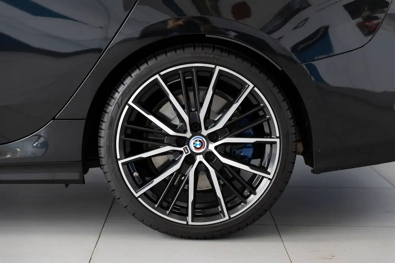 BMW 2 Series photo BMW 2 Series