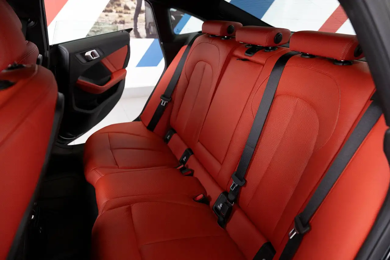 BMW 2 Series photo BMW 2 Series