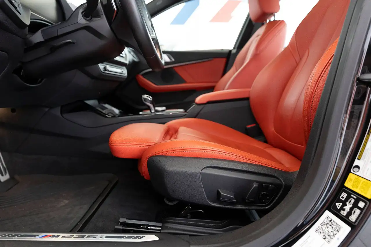 BMW 2 Series photo BMW 2 Series
