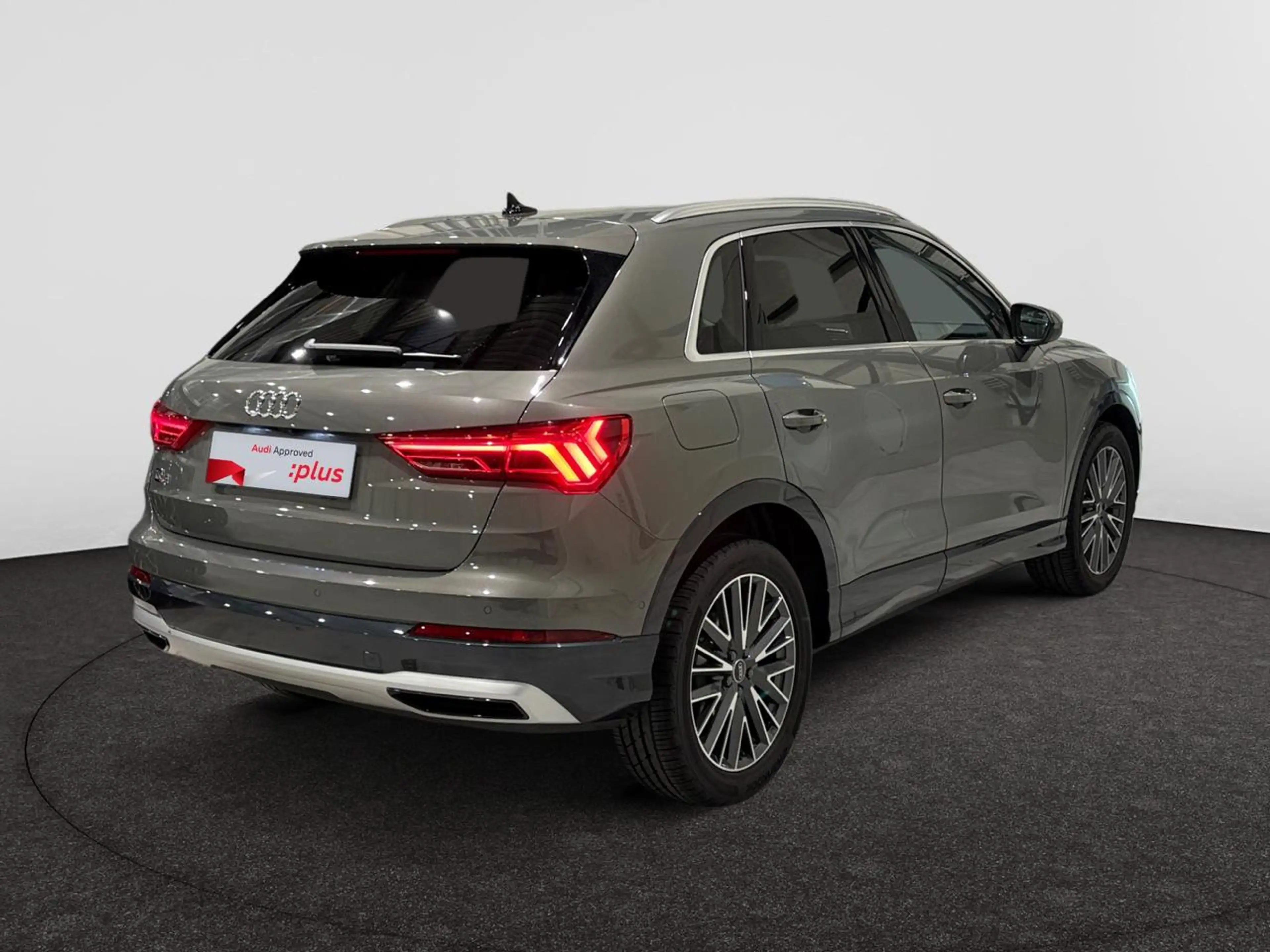 Audi Q3 TFSI 110 kW S tronic Dodehoekwaarschuwing - Elektrische zetel - Comfortsleutel - Grootlichtassistent — photo 4