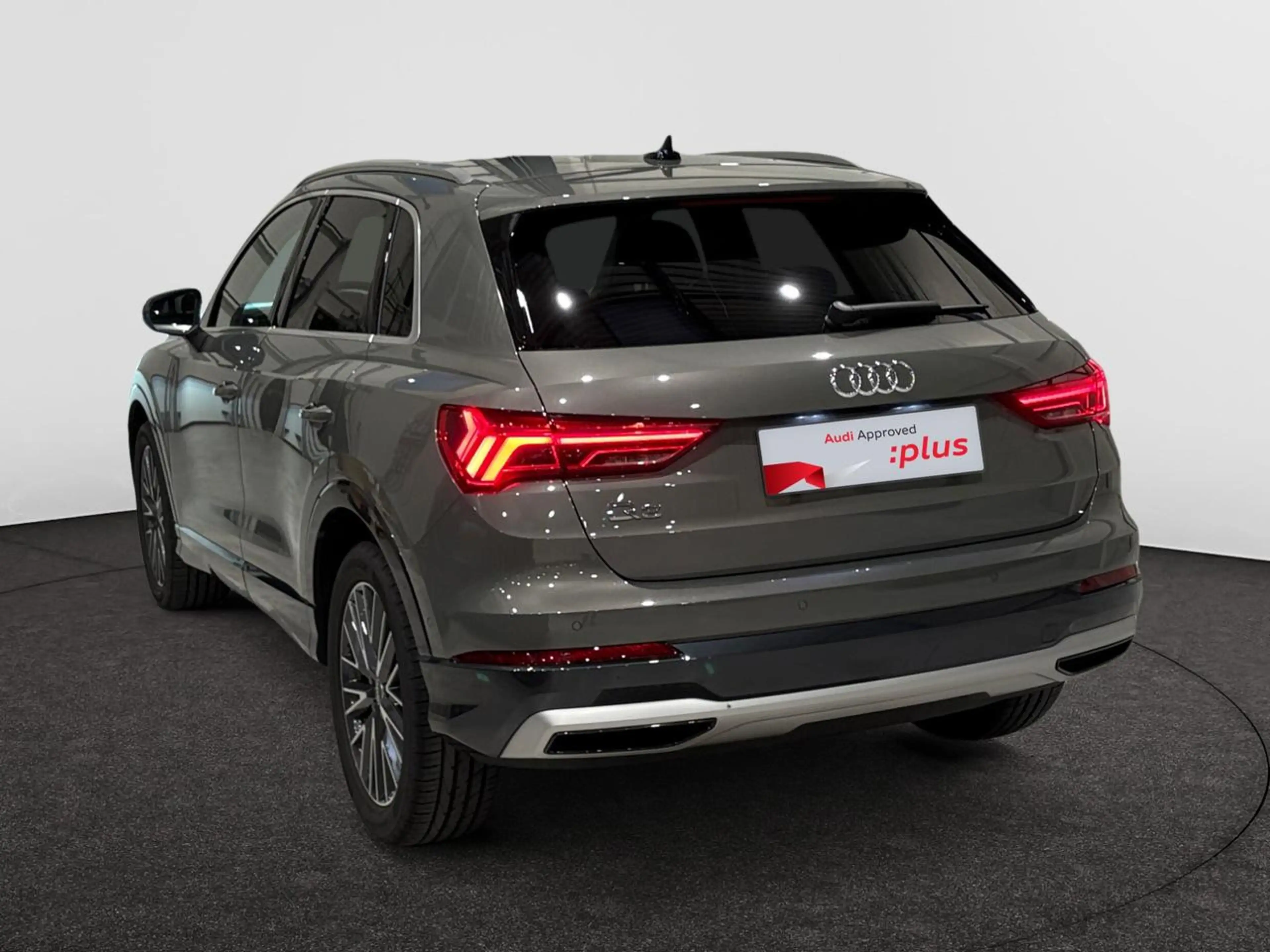 Audi Q3 TFSI 110 kW S tronic Dodehoekwaarschuwing - Elektrische zetel - Comfortsleutel - Grootlichtassistent — photo 2