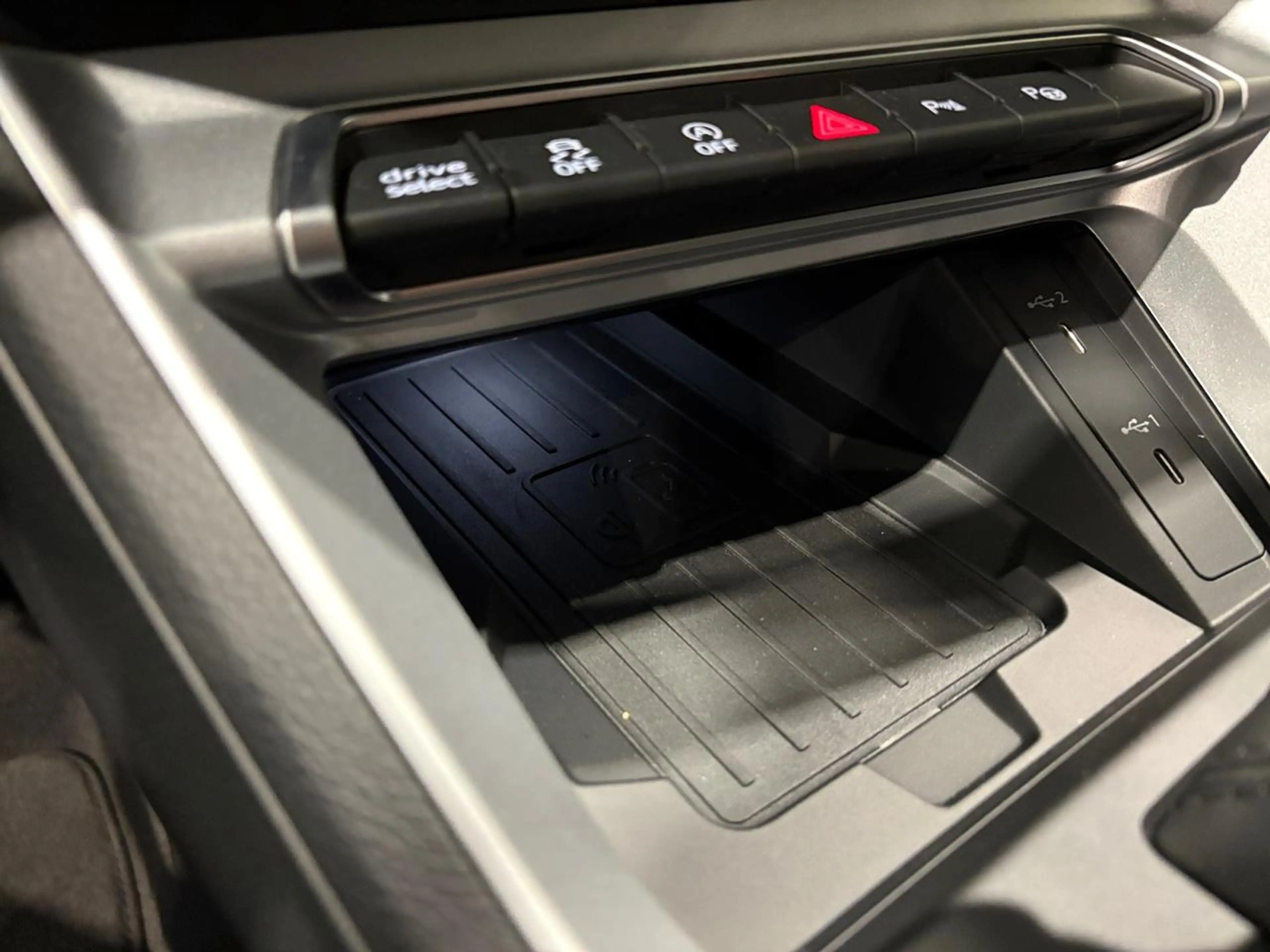 Audi Q3 TFSI 110 kW S tronic Dodehoekwaarschuwing - Elektrische zetel - Comfortsleutel - Grootlichtassistent — photo 15
