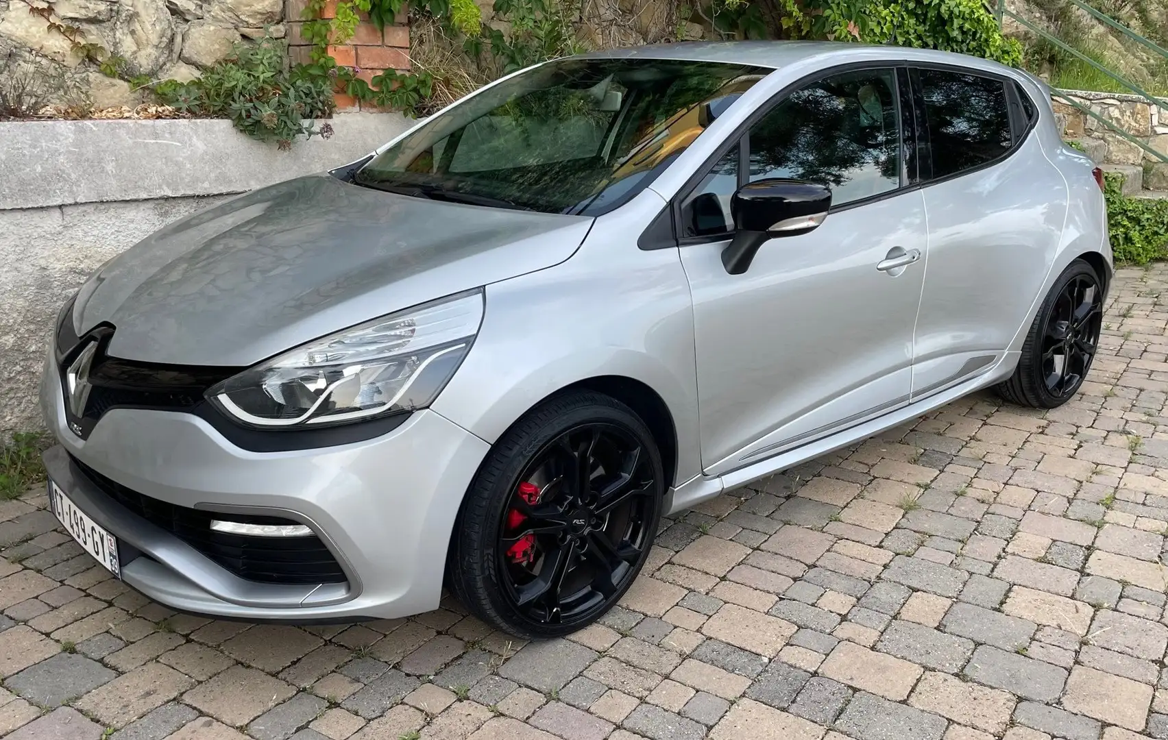 Renault Clio IV 1.6 Turbo 200 RS EDC ***VENDU*** Gris - 1