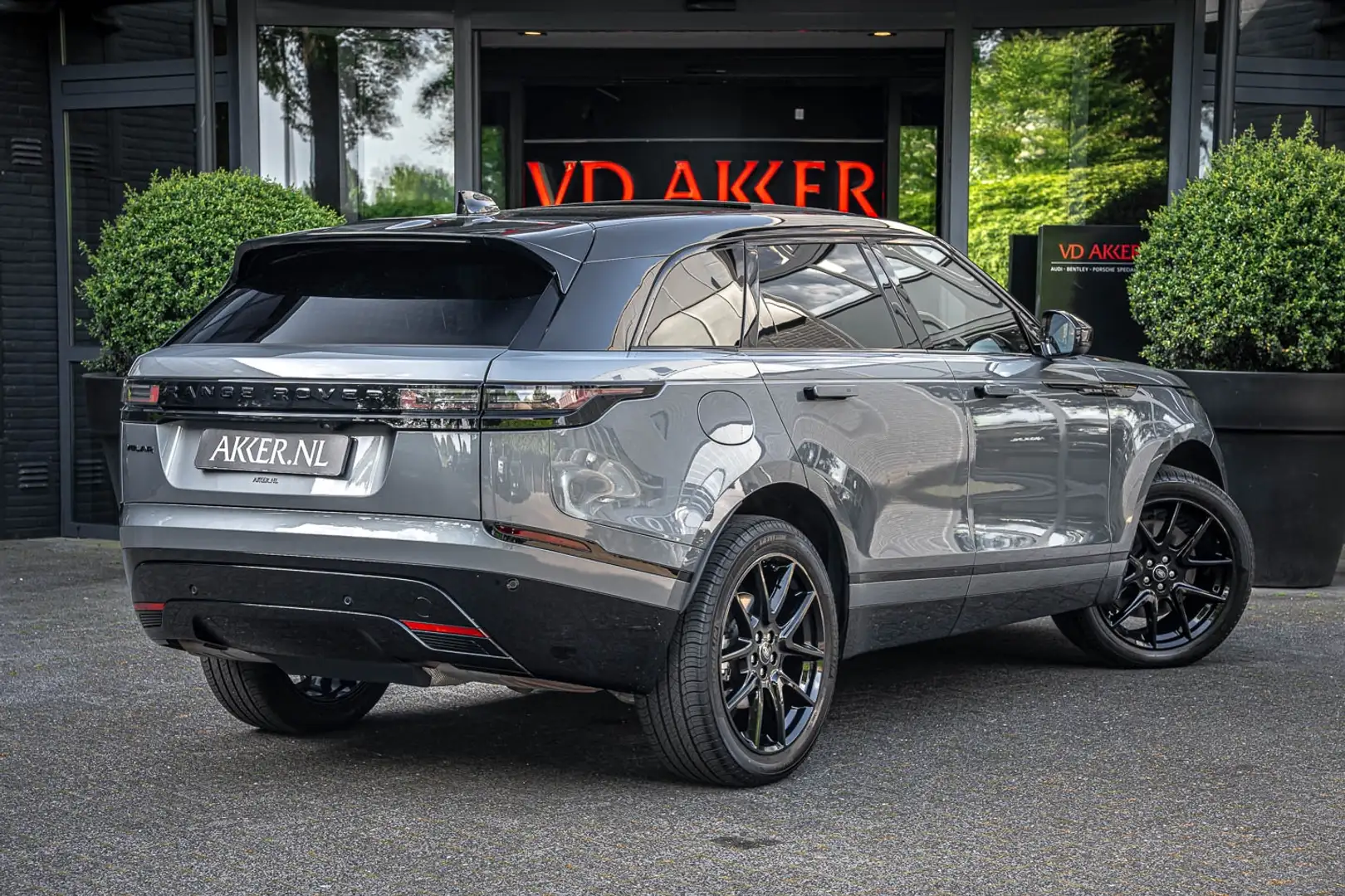 Land Rover Range Rover Velar LANDROVER P400e Dynamic SE Head-up | Black Exterio Grijs - 2