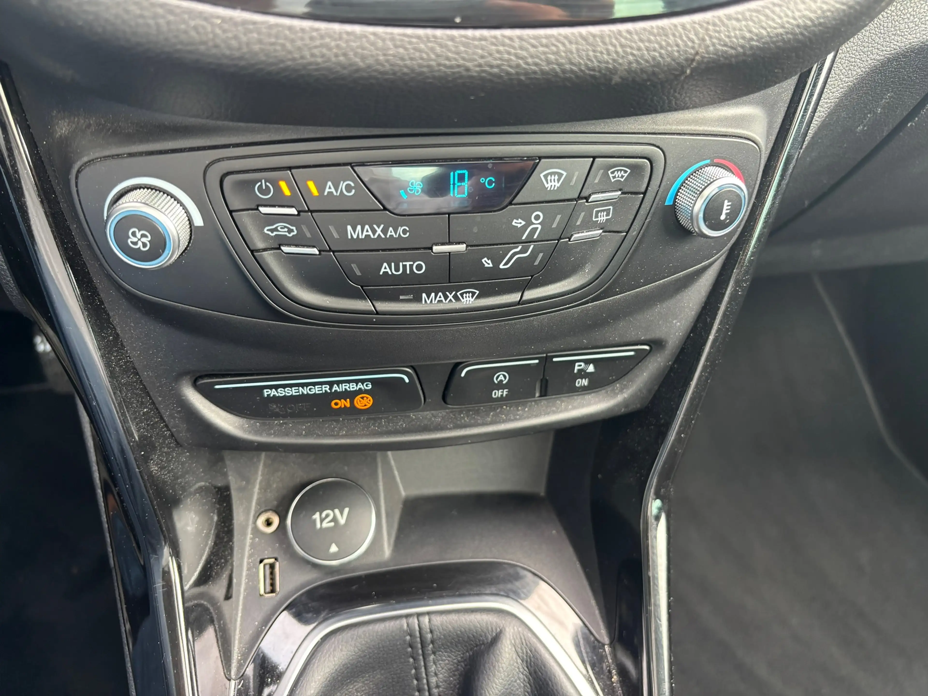 Ford B-Max 1.0 EcoBoost Titanium. Navi ! Pano ! Airco ! — photo 24