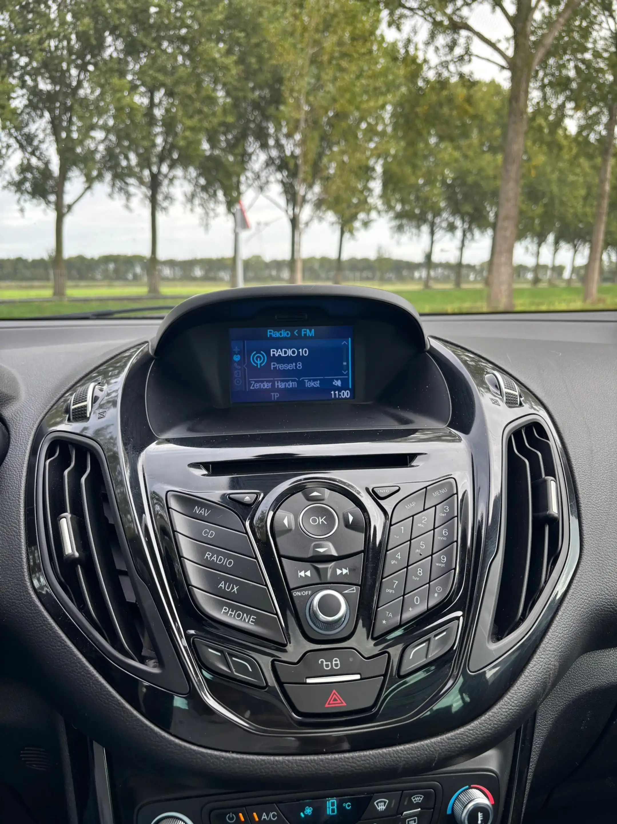 Ford B-Max 1.0 EcoBoost Titanium. Navi ! Pano ! Airco ! — photo 23