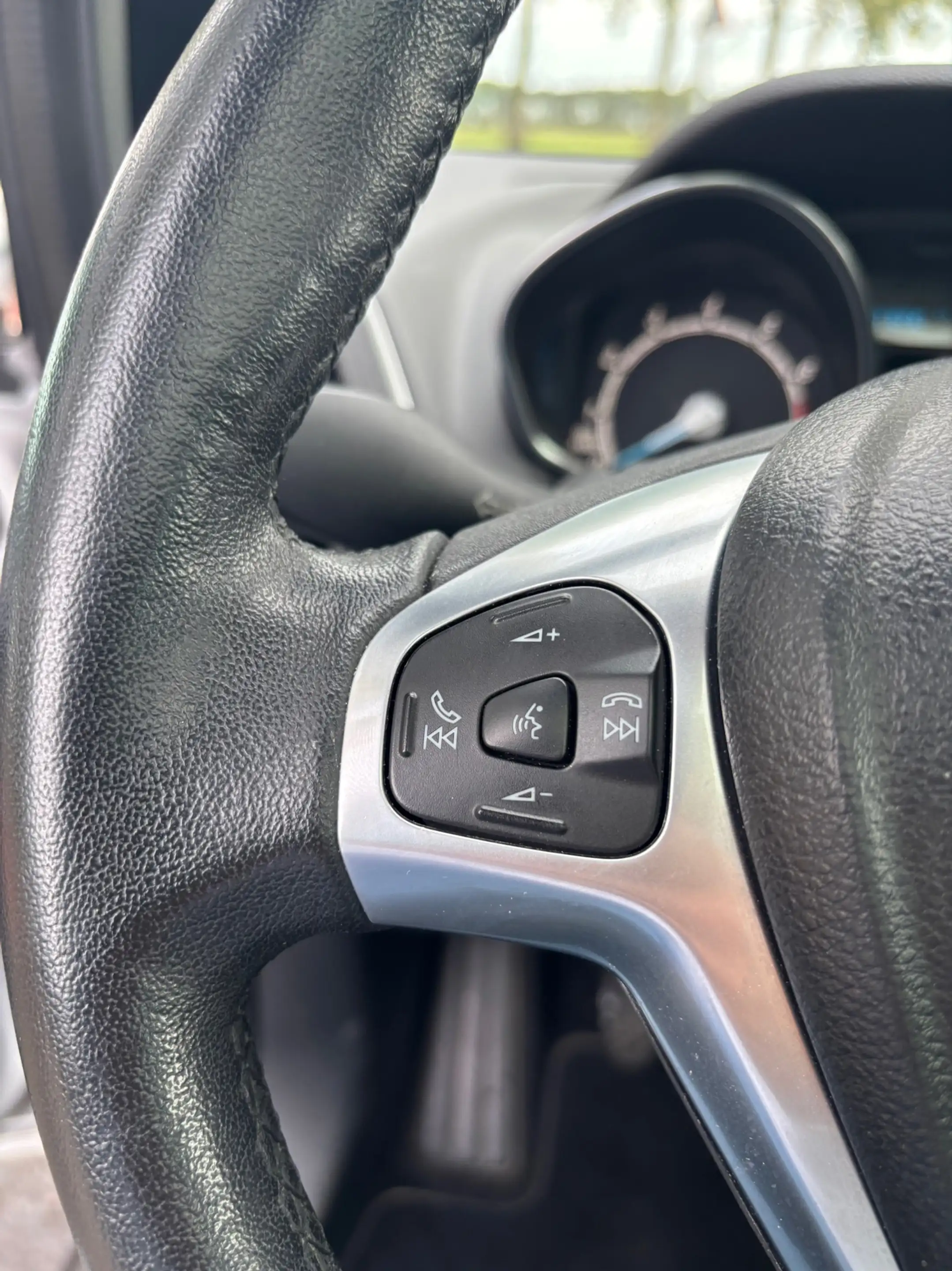 Ford B-Max 1.0 EcoBoost Titanium. Navi ! Pano ! Airco ! — photo 17