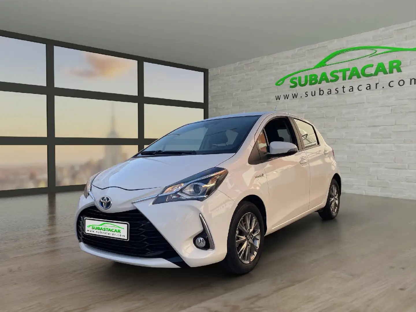 Toyota Yaris 100H 1.5 Active Bianco - 1