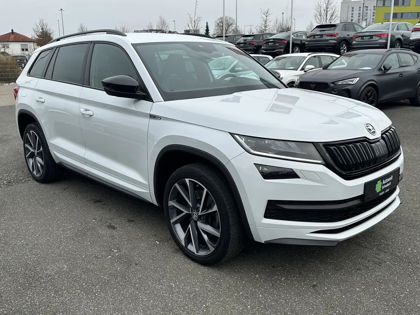 Skoda Kodiaq Sportline 2.0 TDI AHK LED KAMERA STHZ PDC Weiß - 2