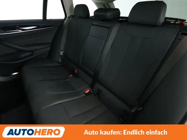 BMW 5 Series view 14