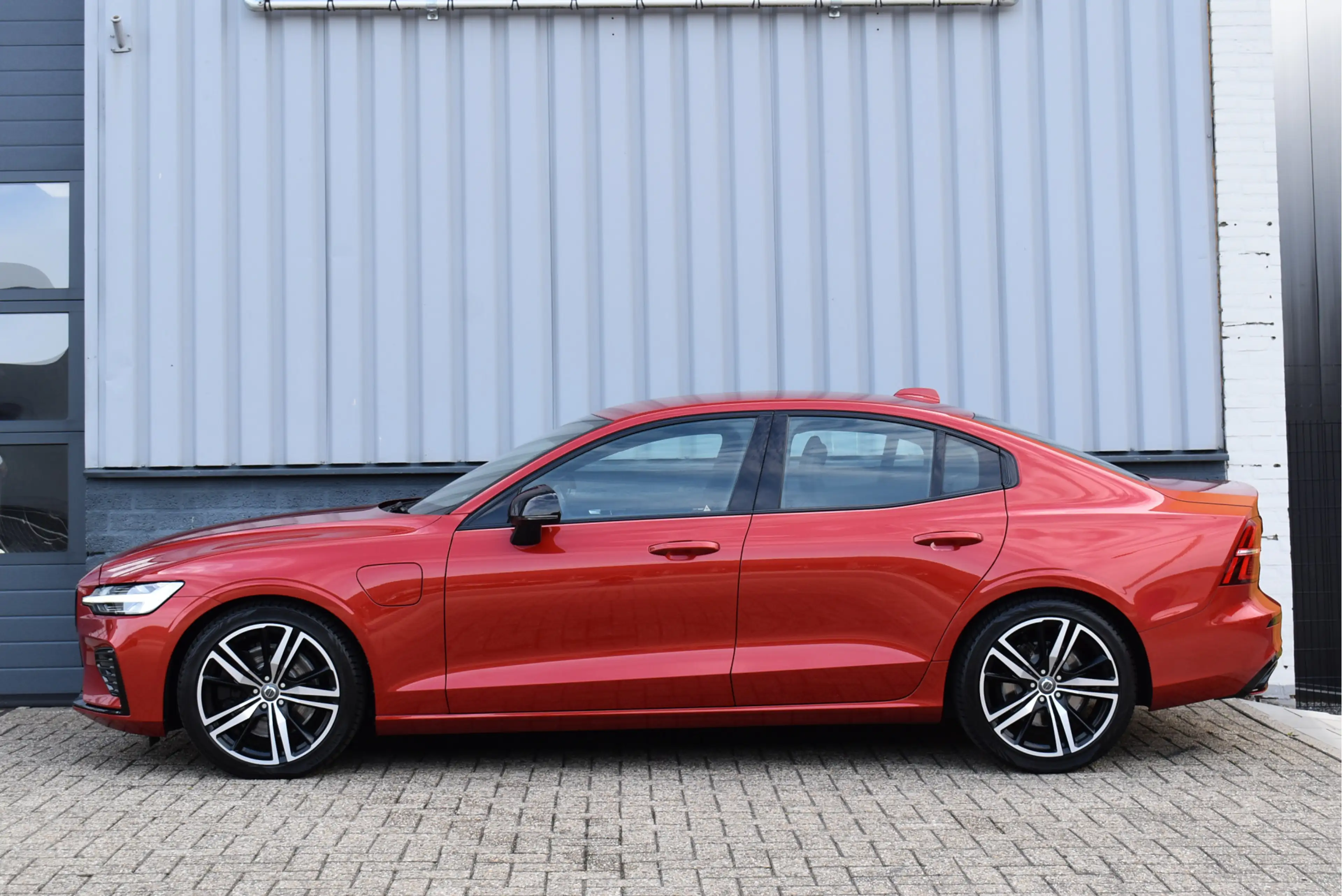 Volvo S60 2.0 T6 AWD Twin Engine R-Design Navi Leder Full Le — photo 23