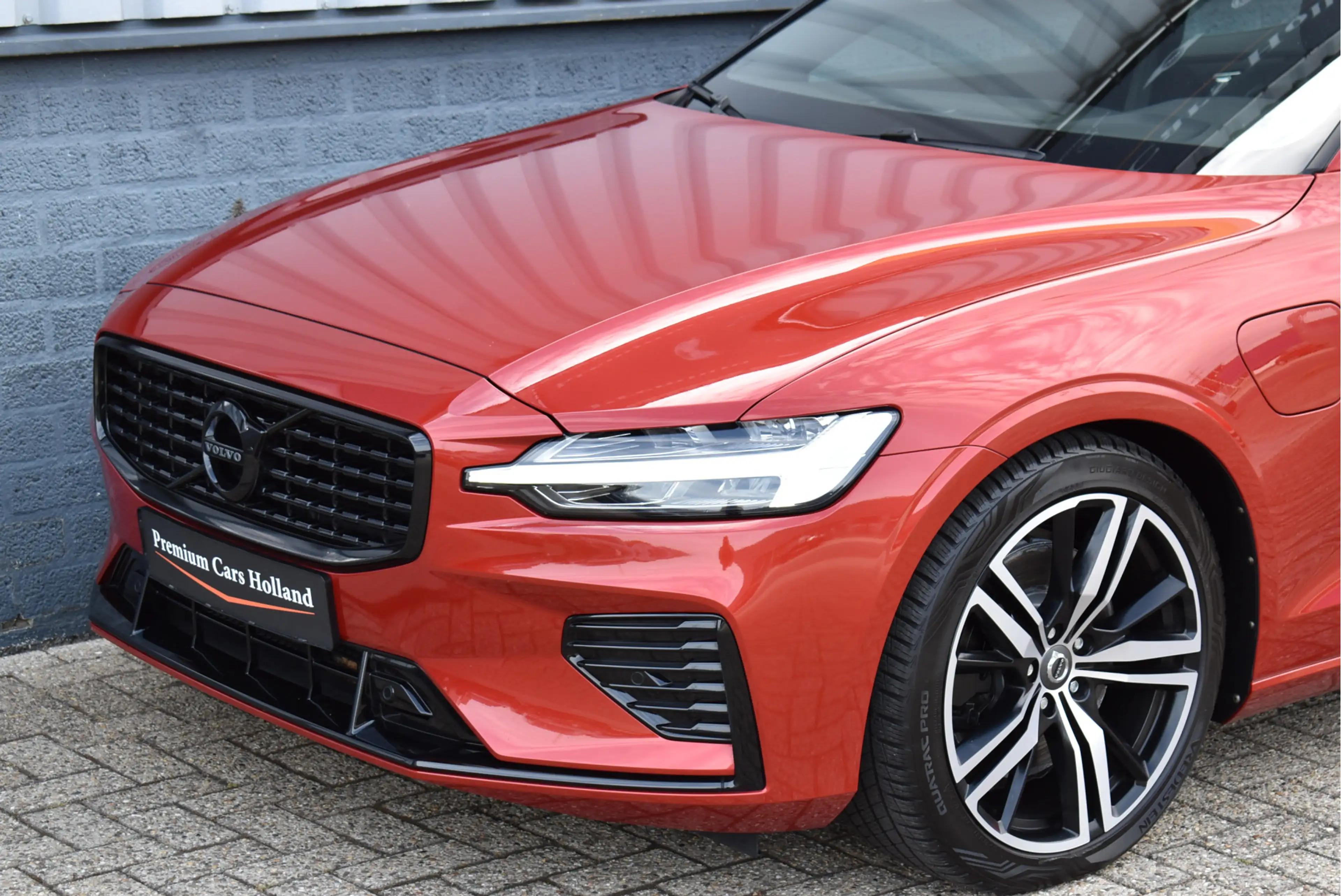 Volvo S60 2.0 T6 AWD Twin Engine R-Design Navi Leder Full Le — photo 34