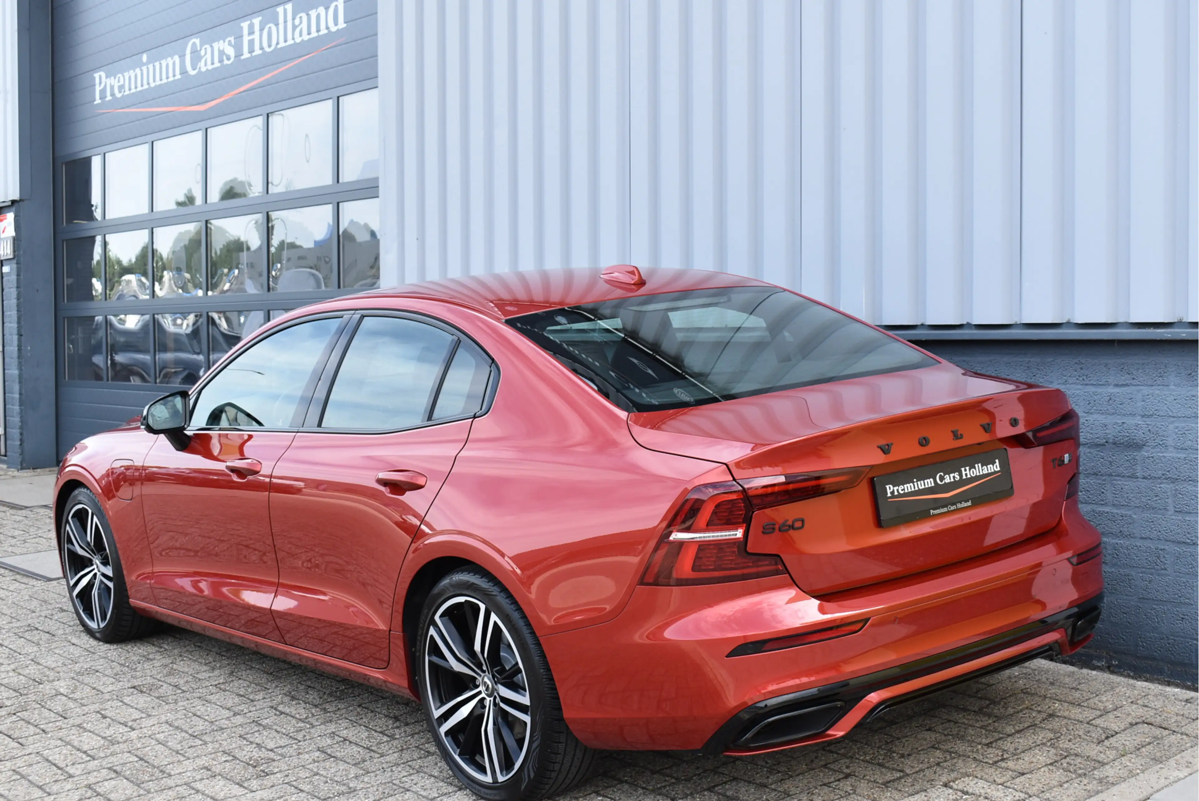 Volvo S60 2.0 T6 AWD Twin Engine R-Design Navi Leder Full Le — photo 36
