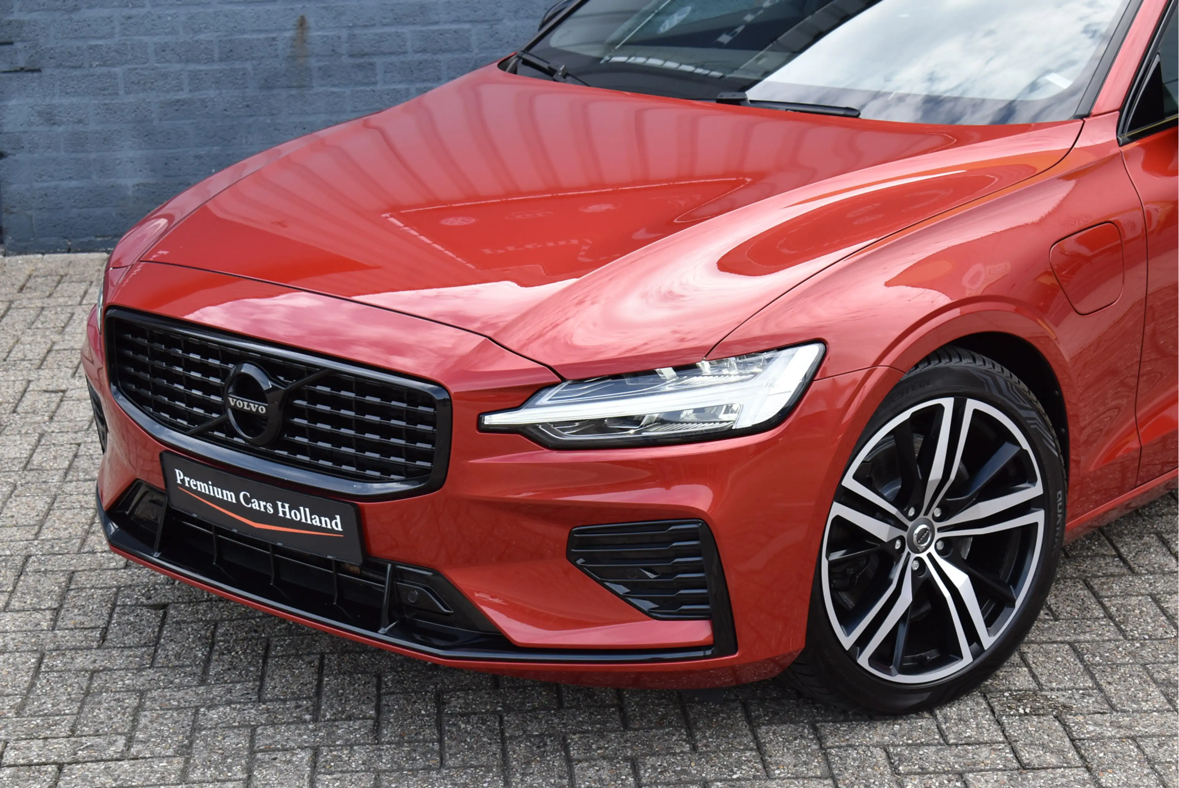 Volvo S60 2.0 T6 AWD Twin Engine R-Design Navi Leder Full Le — photo 28