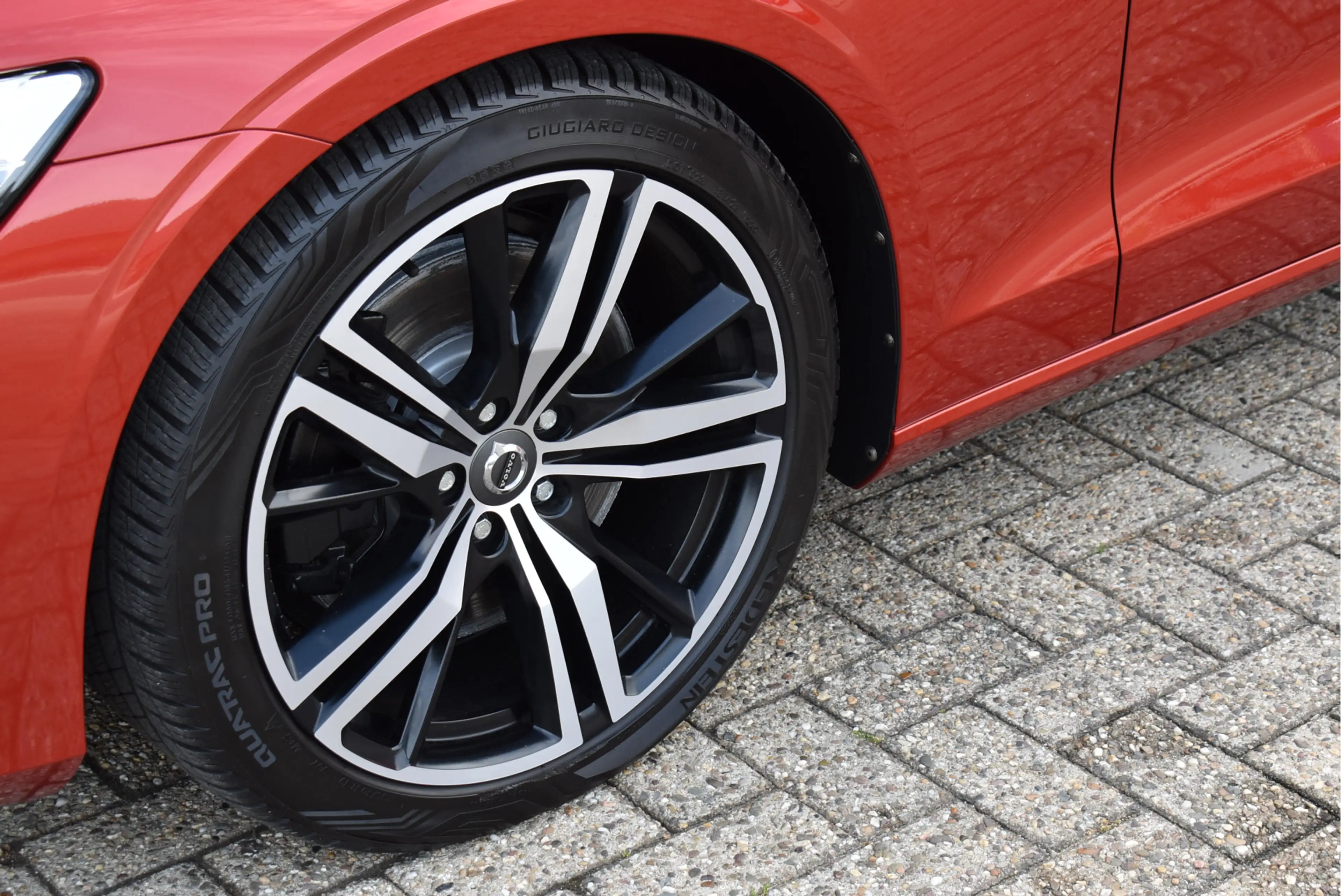 Volvo S60 2.0 T6 AWD Twin Engine R-Design Navi Leder Full Le — photo 35