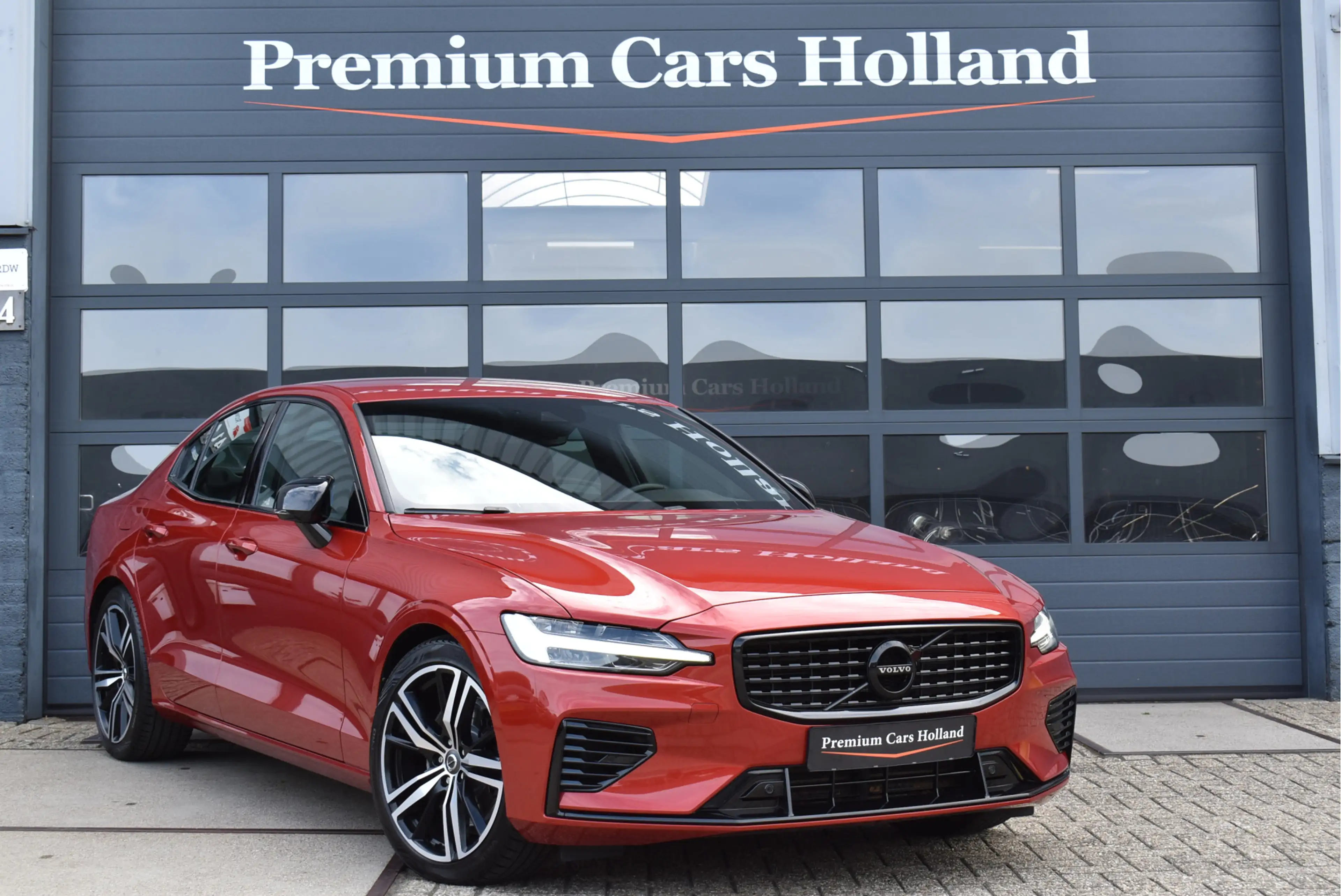 Volvo S60 2.0 T6 AWD Twin Engine R-Design Navi Leder Full Le — photo 26
