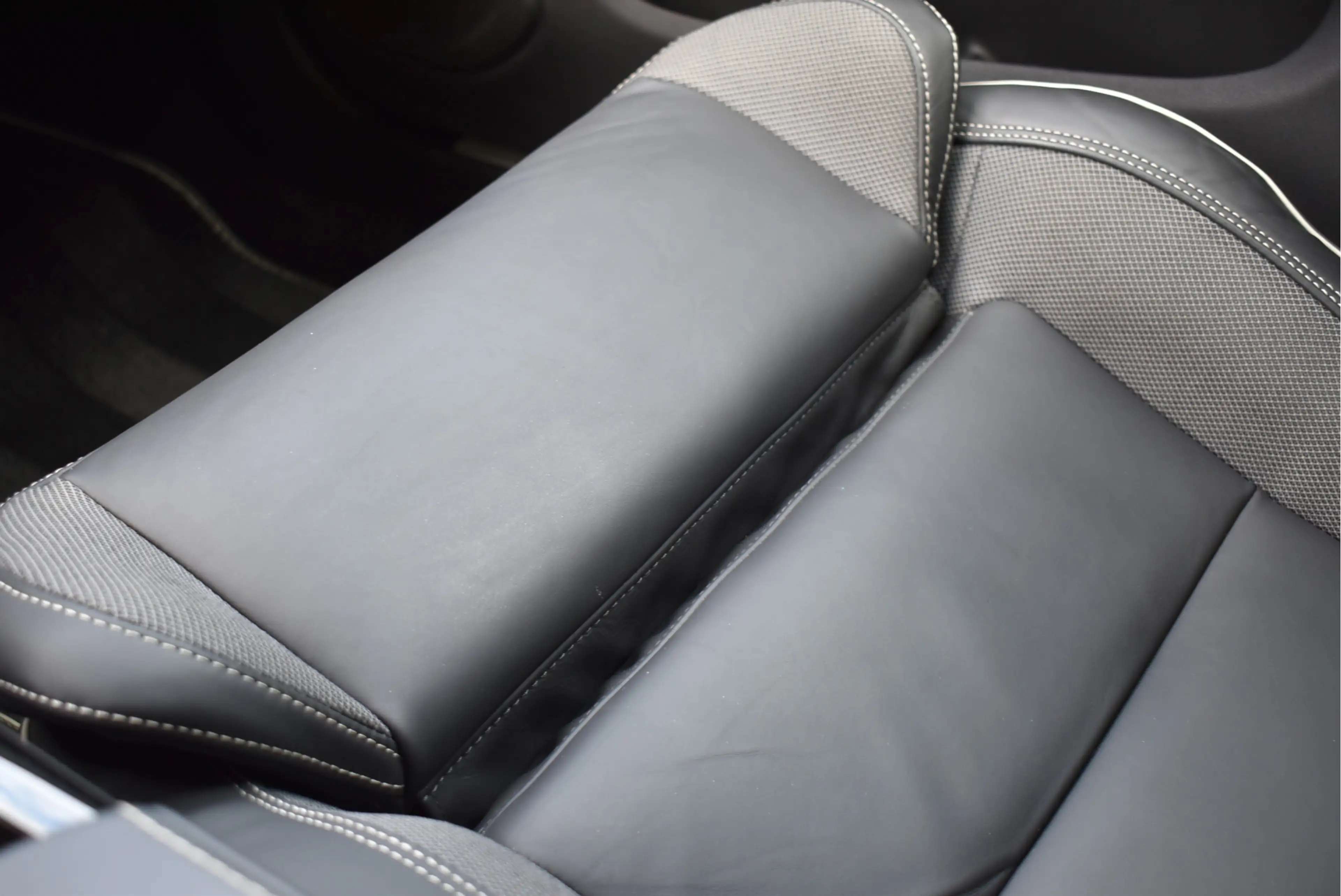 Volvo S60 2.0 T6 AWD Twin Engine R-Design Navi Leder Full Le — photo 32