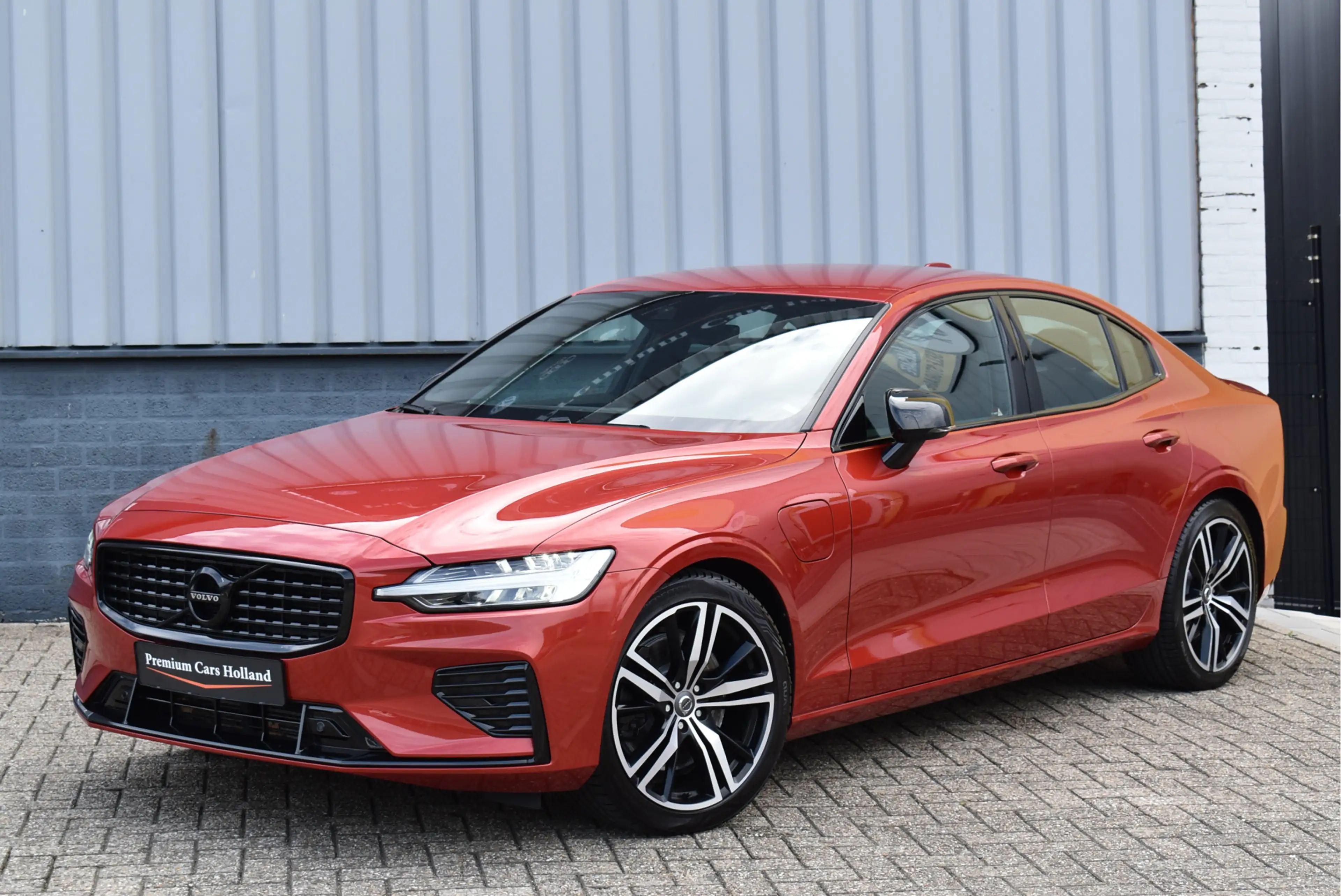 Volvo S60 2.0 T6 AWD Twin Engine R-Design Navi Leder Full Le — photo 27