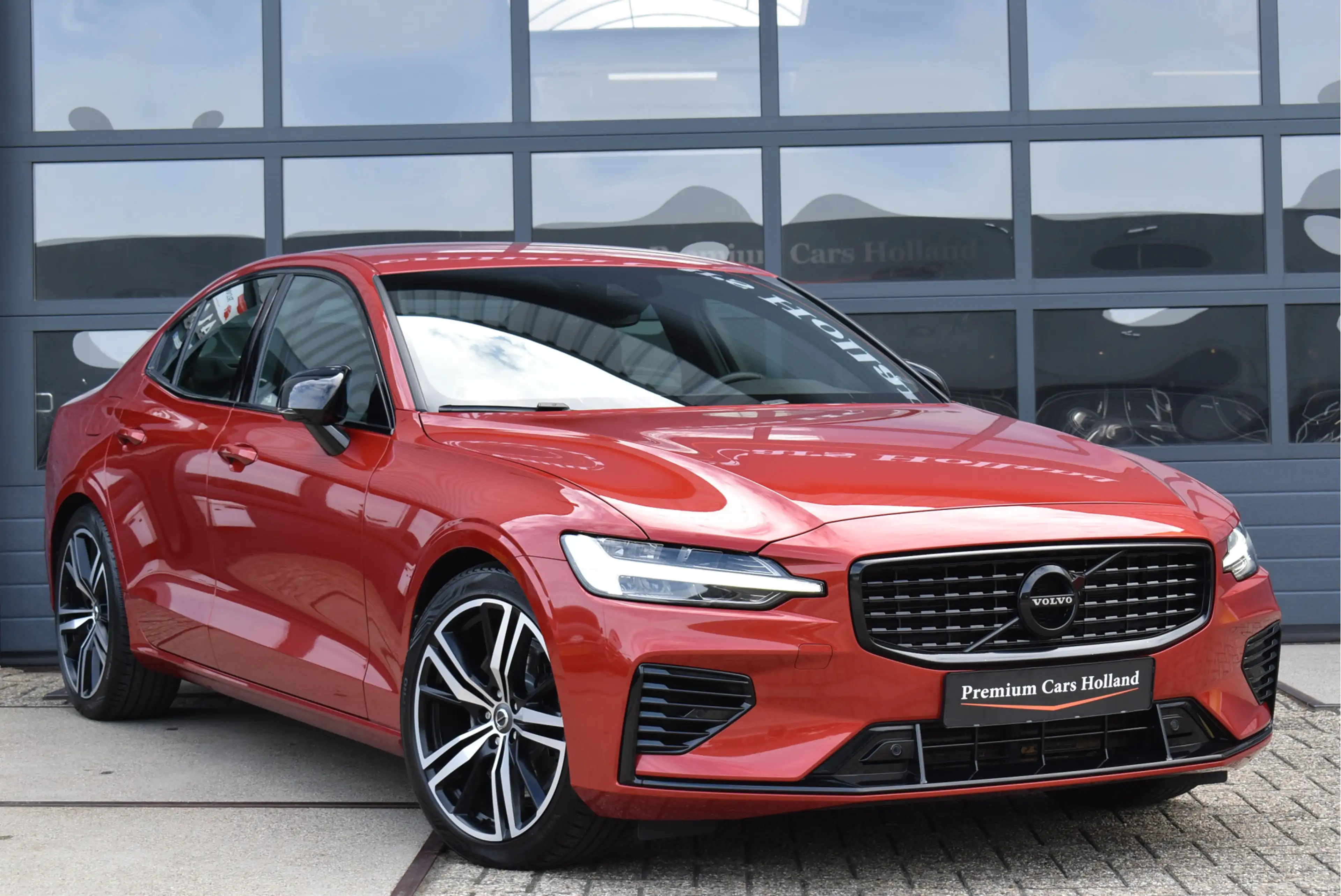 Volvo S60 2.0 T6 AWD Twin Engine R-Design Navi Leder Full Le — photo 25