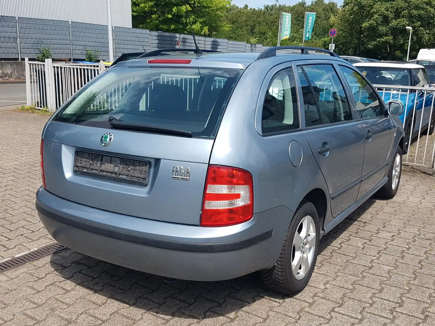 Skoda Fabia Combi 1.4 16V Extra Klima Alu Sitzheizung Gris - 2