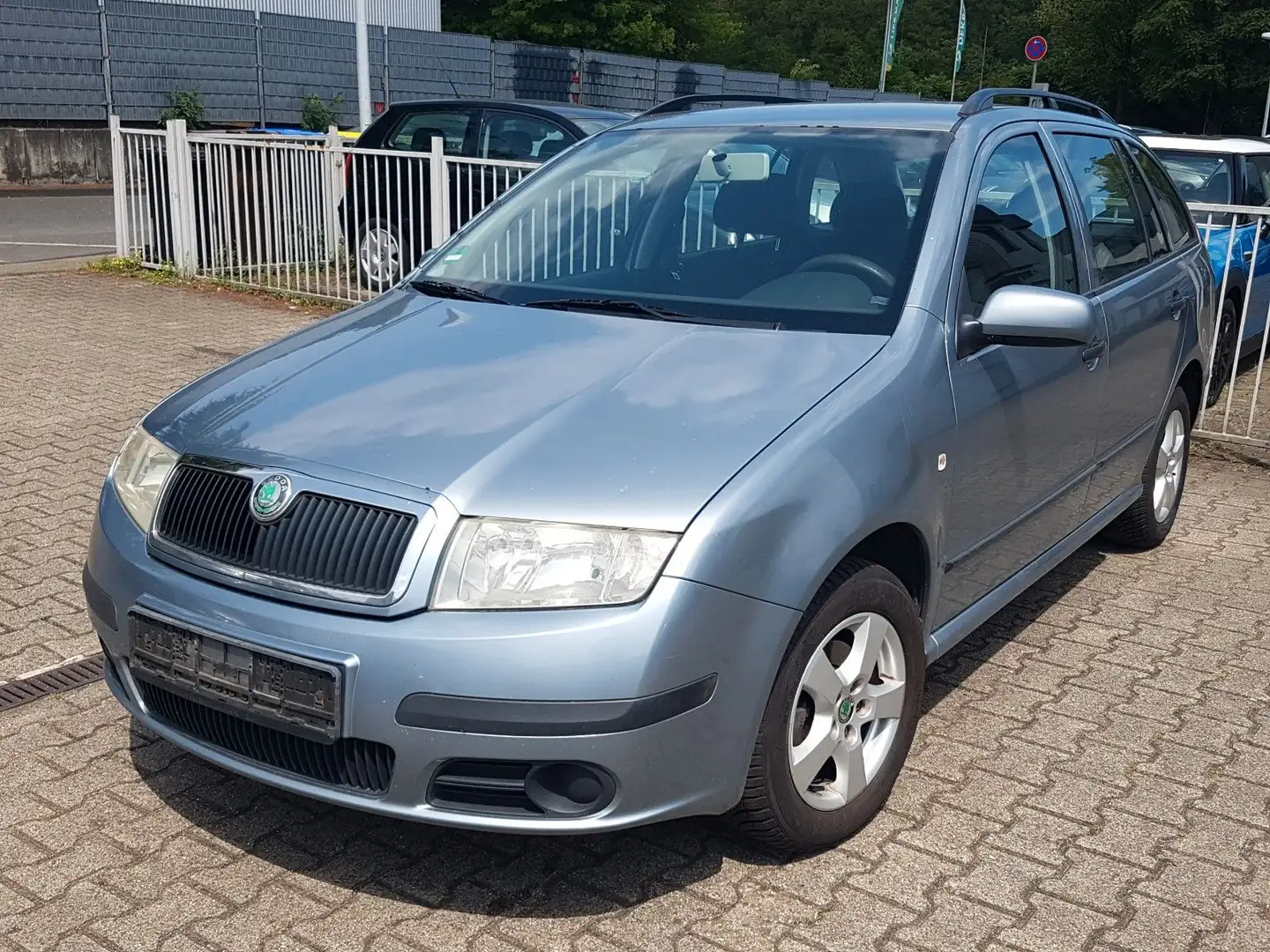Skoda Fabia Combi 1.4 16V Extra Klima Alu Sitzheizung Gris - 1