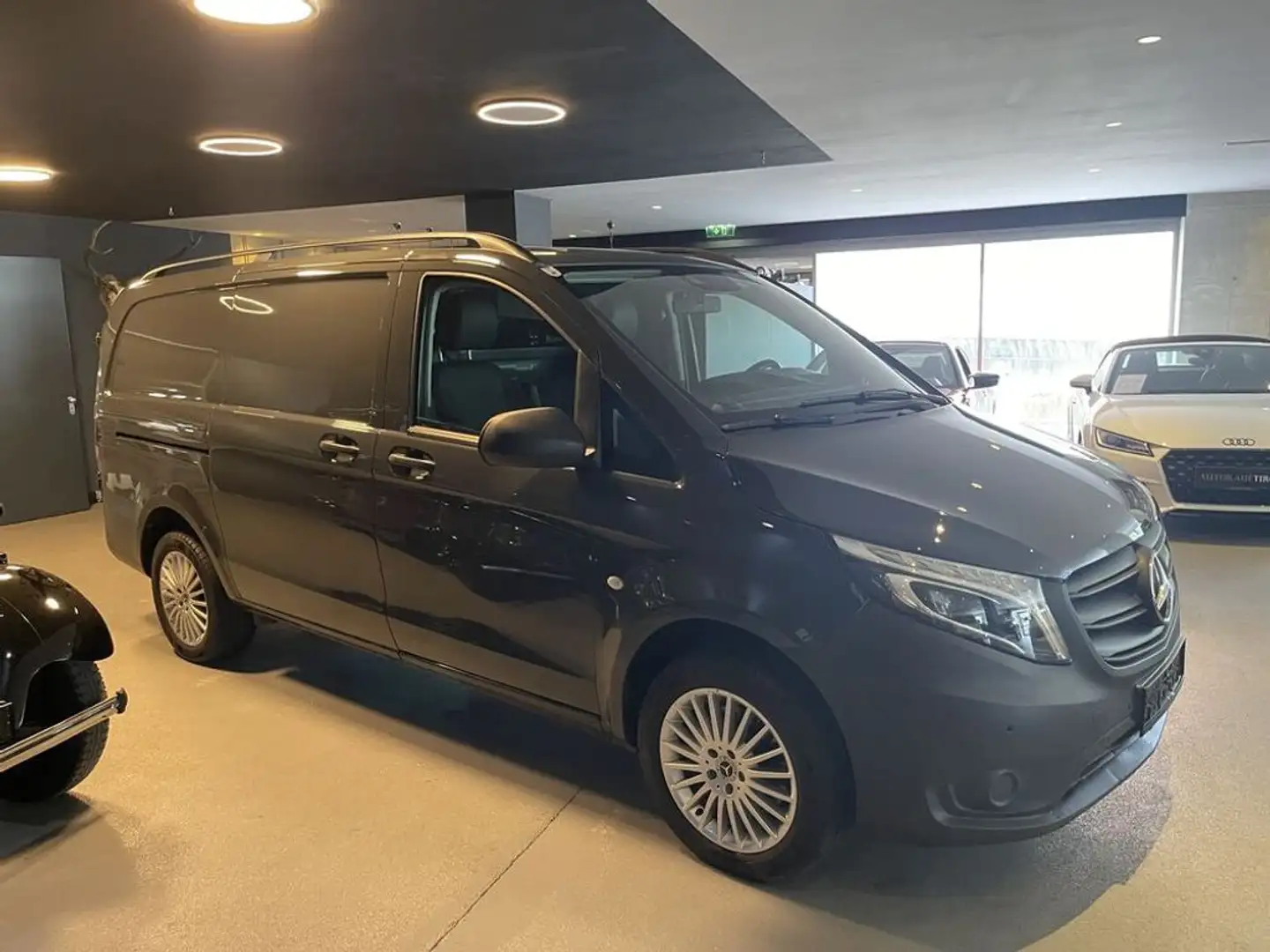Mercedes-Benz Vito 114/116/119 CDI 4x4 lang (447.601) Schwarz - 2