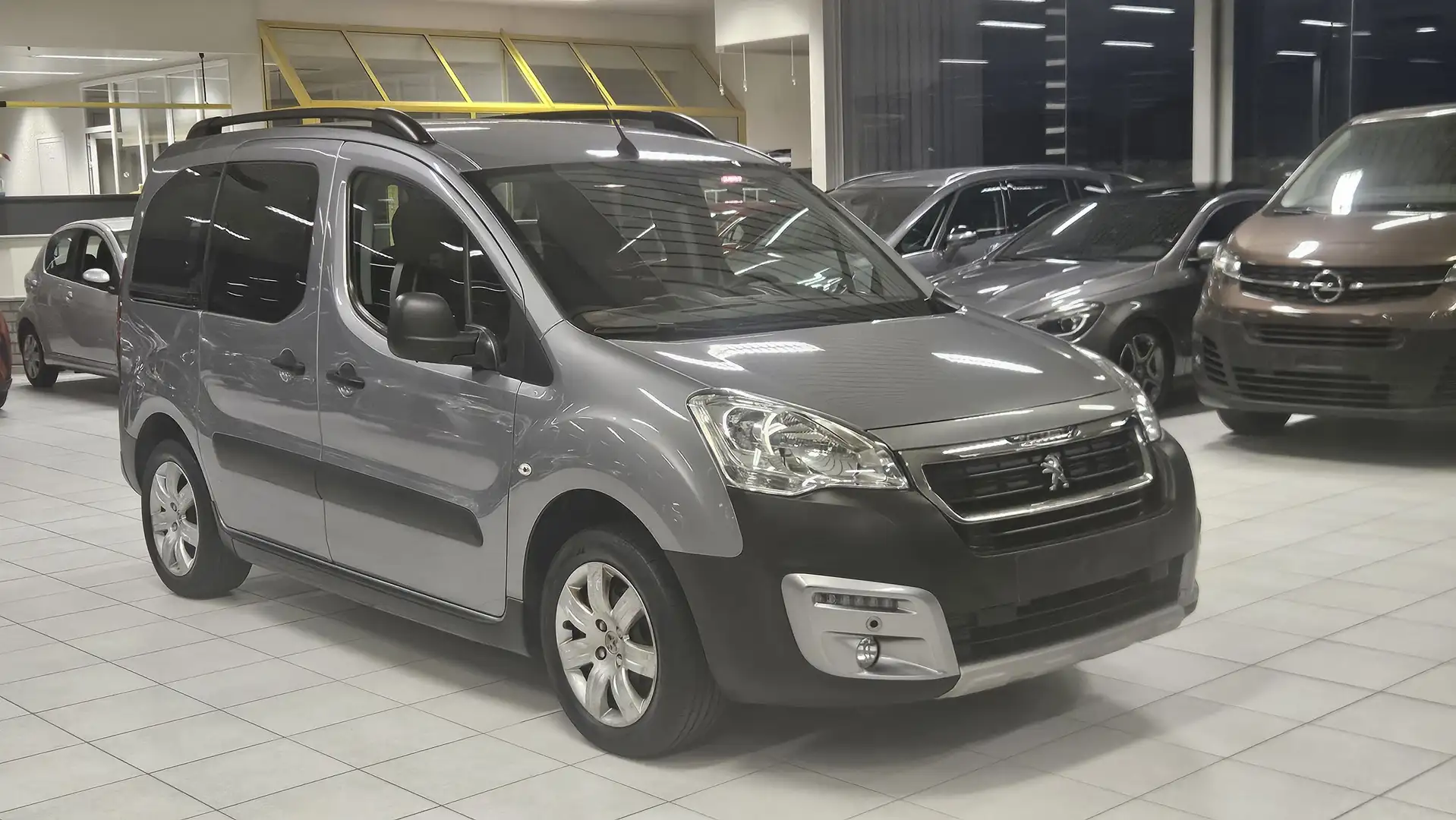 Peugeot Partner 1.6HDI 120pk 88KW boite 6 vitesse,1er proprietaire Gris - 1