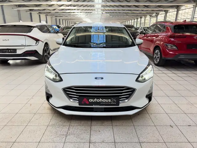 Ford Focus view 2