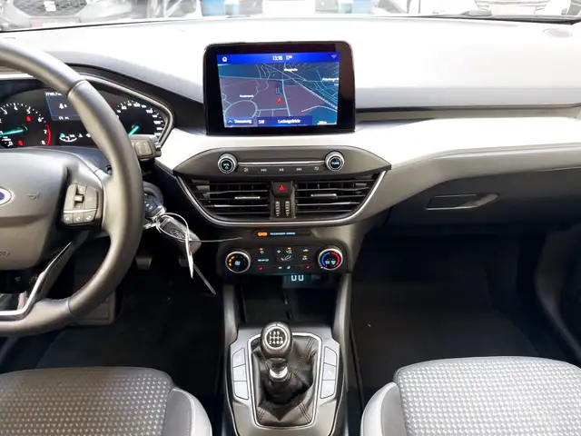 Ford Focus view 11