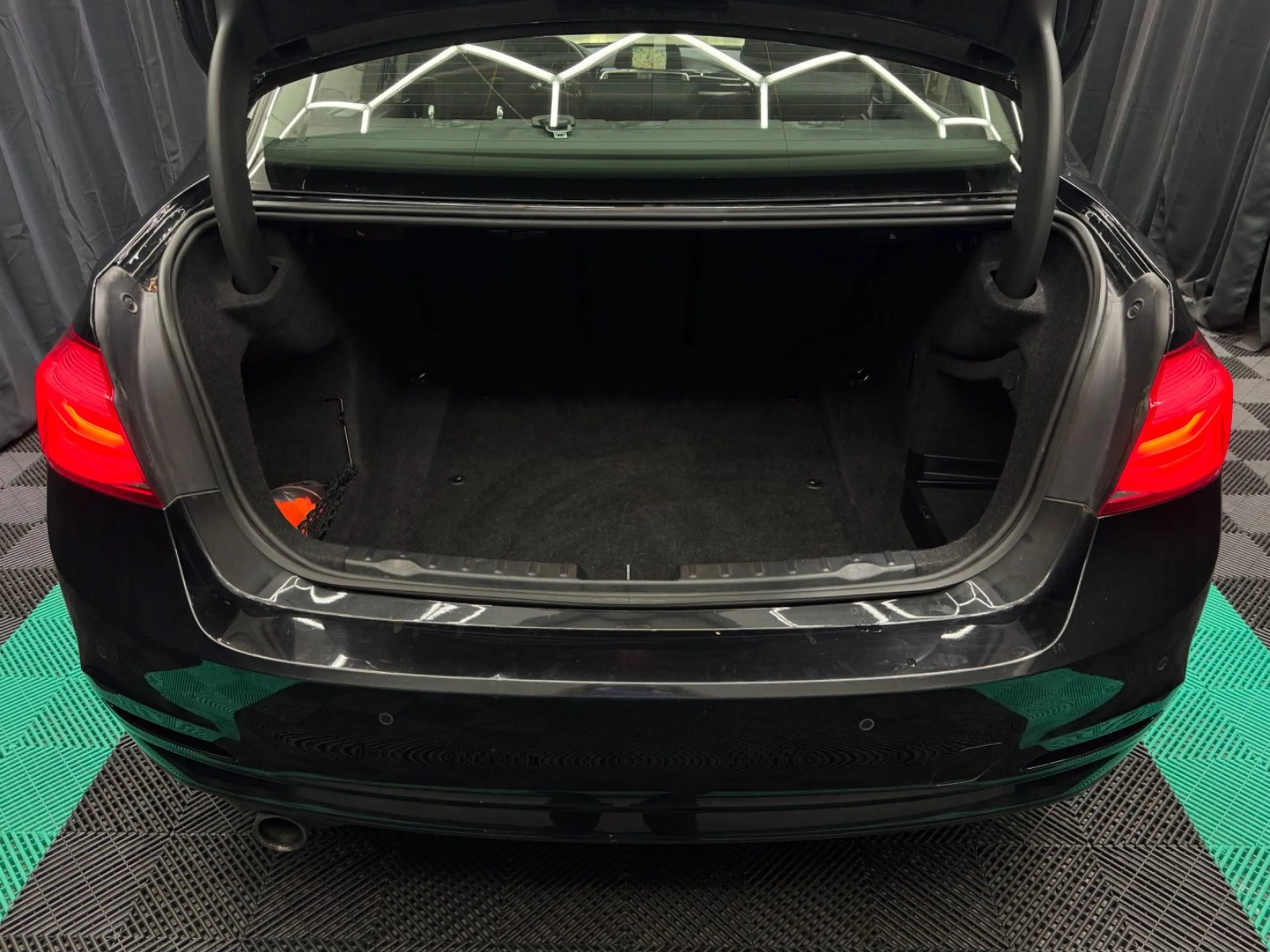 BMW 318 3 Limousine 318 i Advantage LED/AUTOMATIK — photo 9