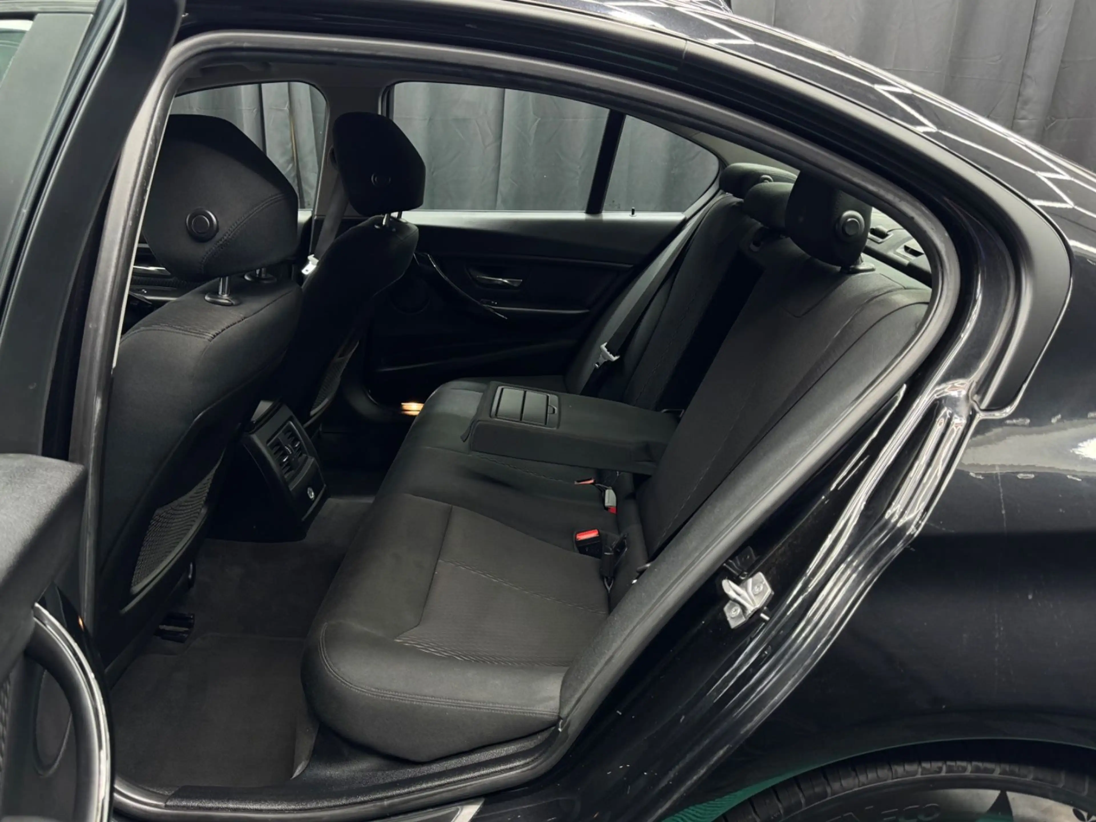 BMW 318 3 Limousine 318 i Advantage LED/AUTOMATIK — photo 14