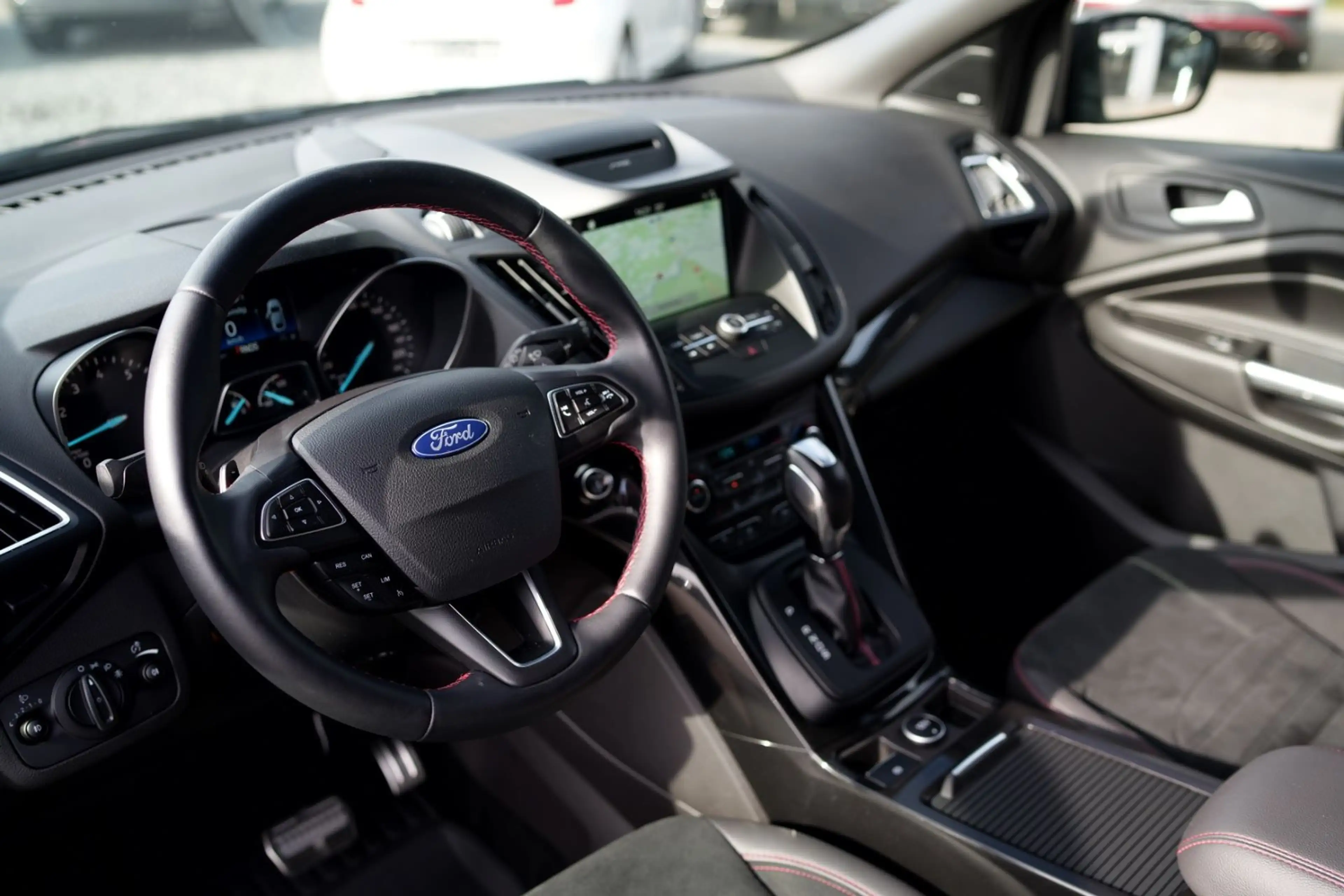 Ford Kuga AWD ST-Line Kamera Sitz&Lenkradheizung Navi — photo 10