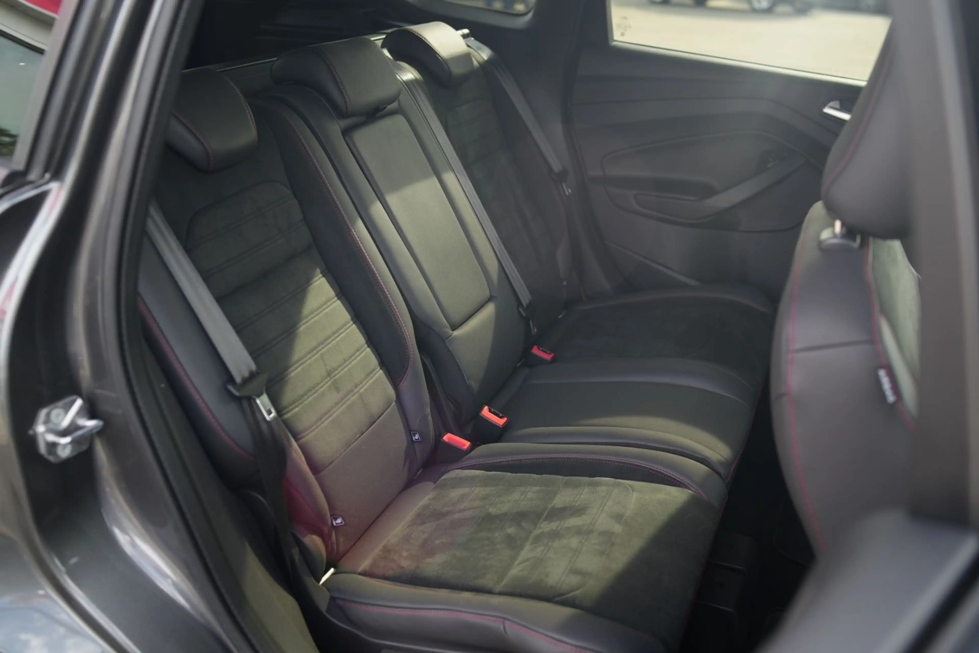 Ford Kuga AWD ST-Line Kamera Sitz&Lenkradheizung Navi — photo 12