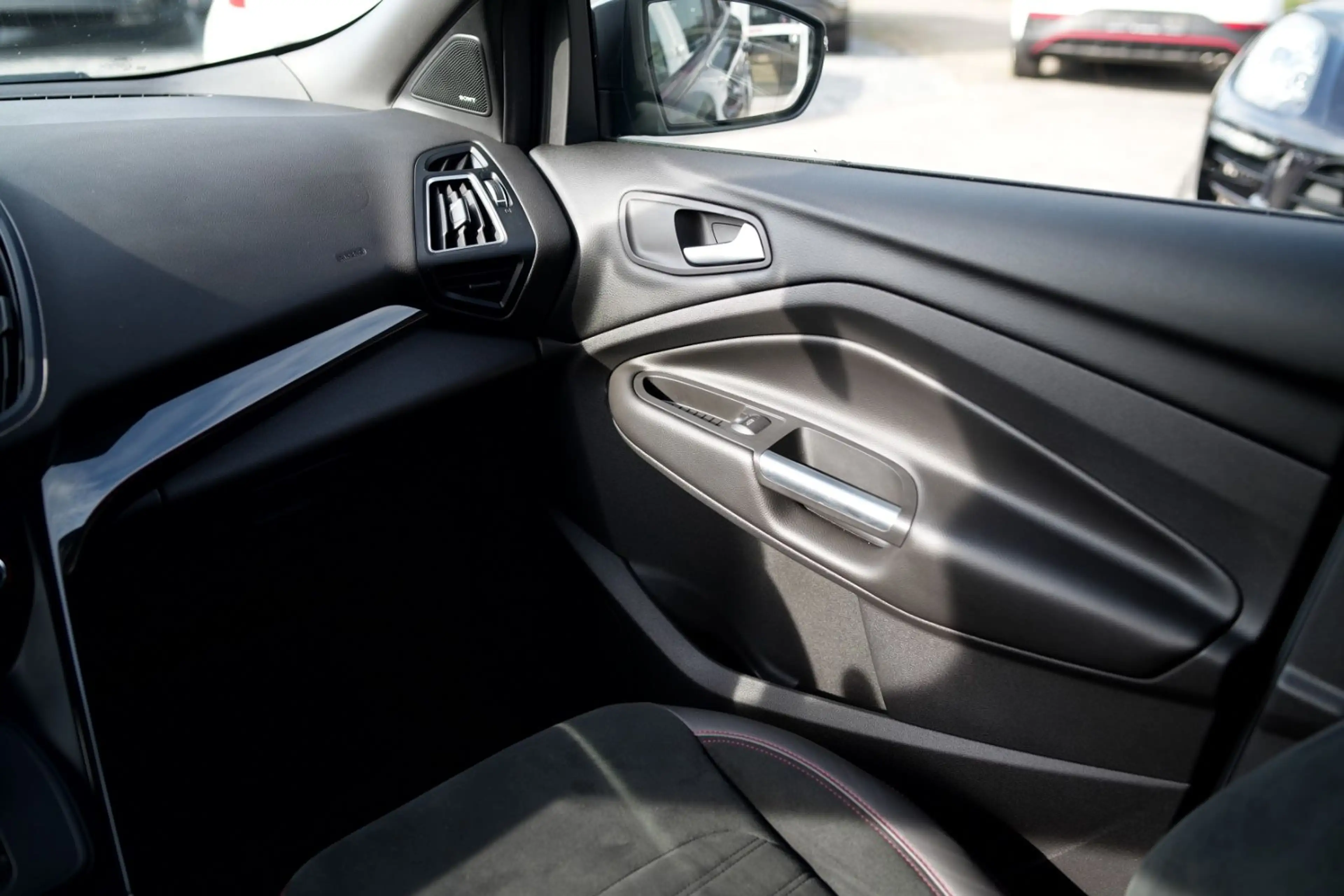 Ford Kuga AWD ST-Line Kamera Sitz&Lenkradheizung Navi — photo 14