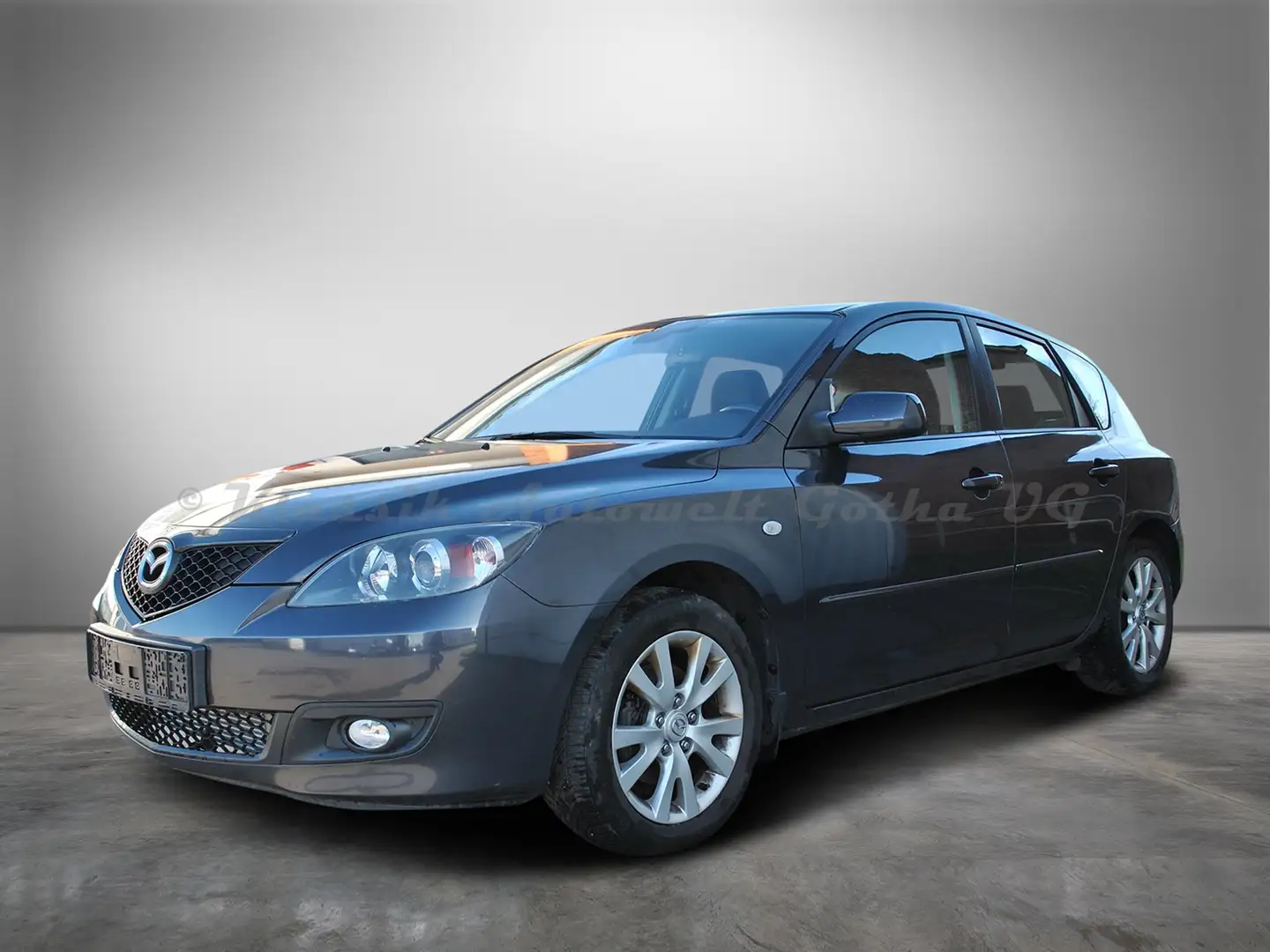 Mazda 3 Limousine in Grau gebraucht in Gotha für € 2.400