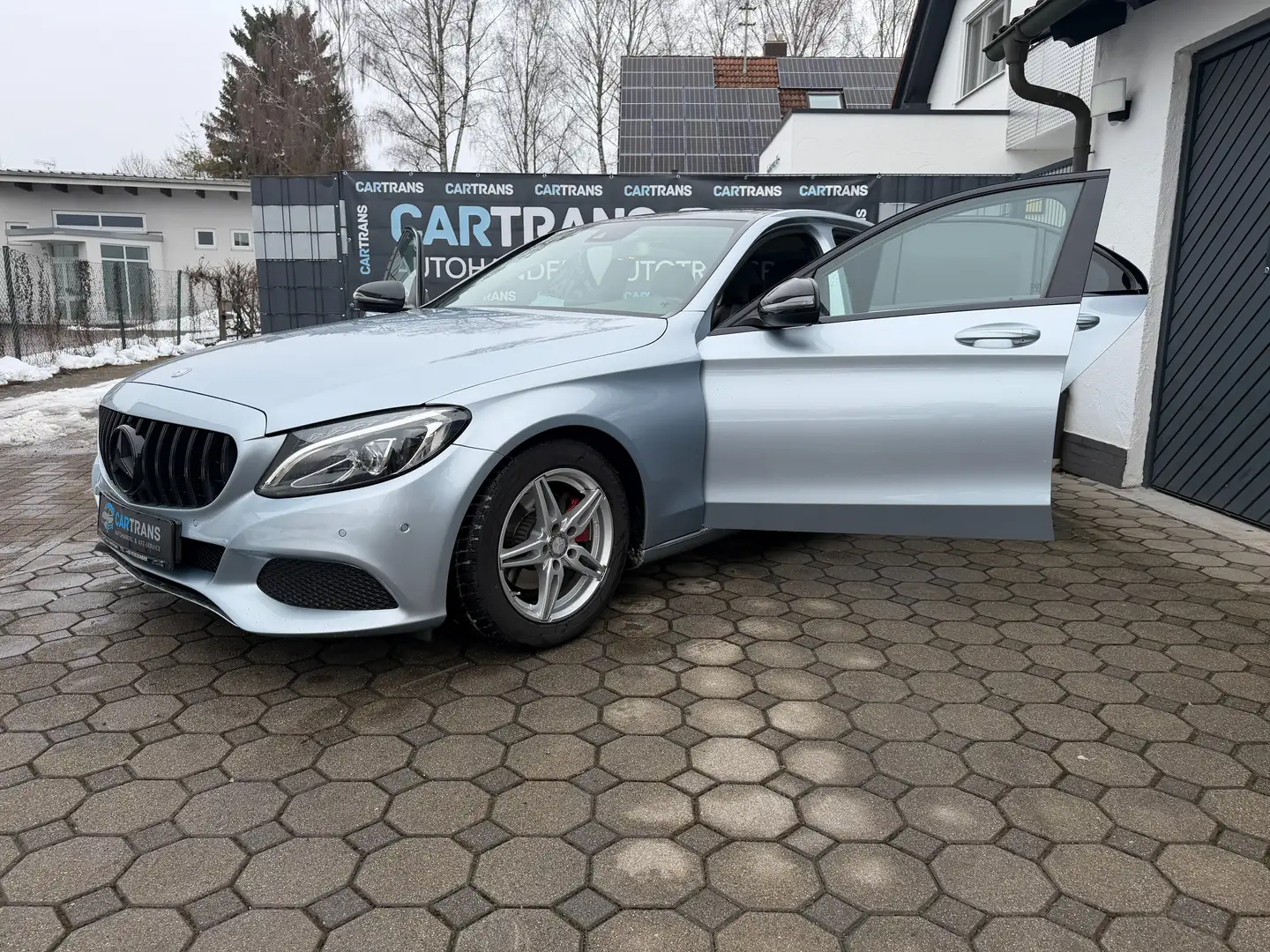 Mercedes-Benz C 180 C 180 CGI AMG Line + LED + NAVI + 0% FINANZIERUNG Gris - 1