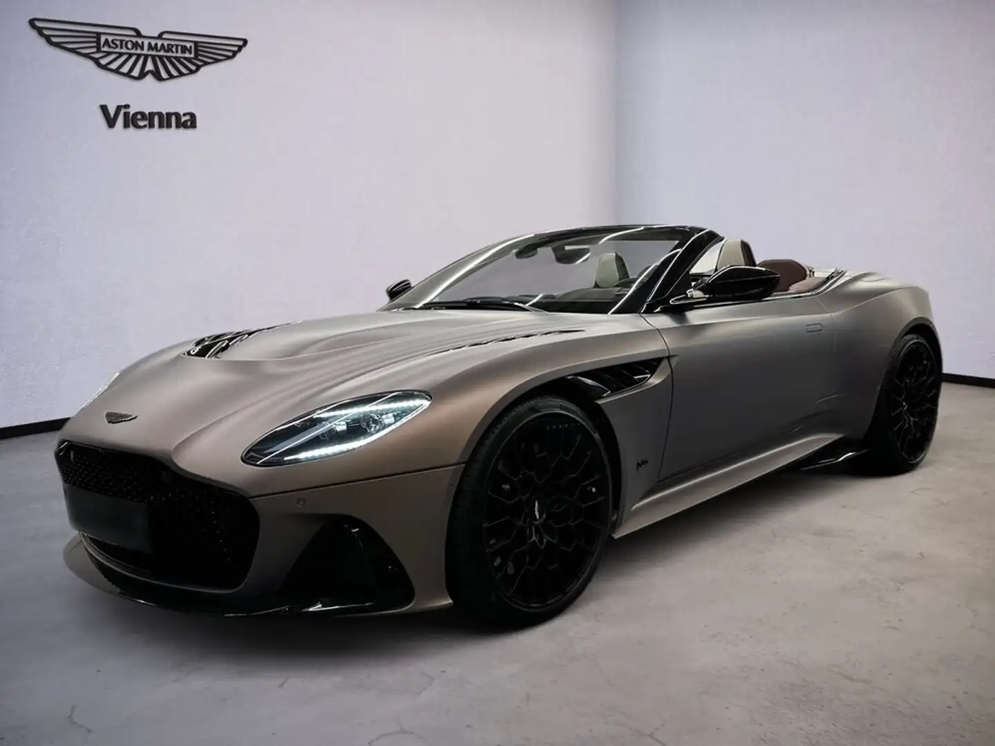 Aston Martin DBS DBS770 Ultimate / 1 of 199 / Satin Solar Bronze Braun - 1