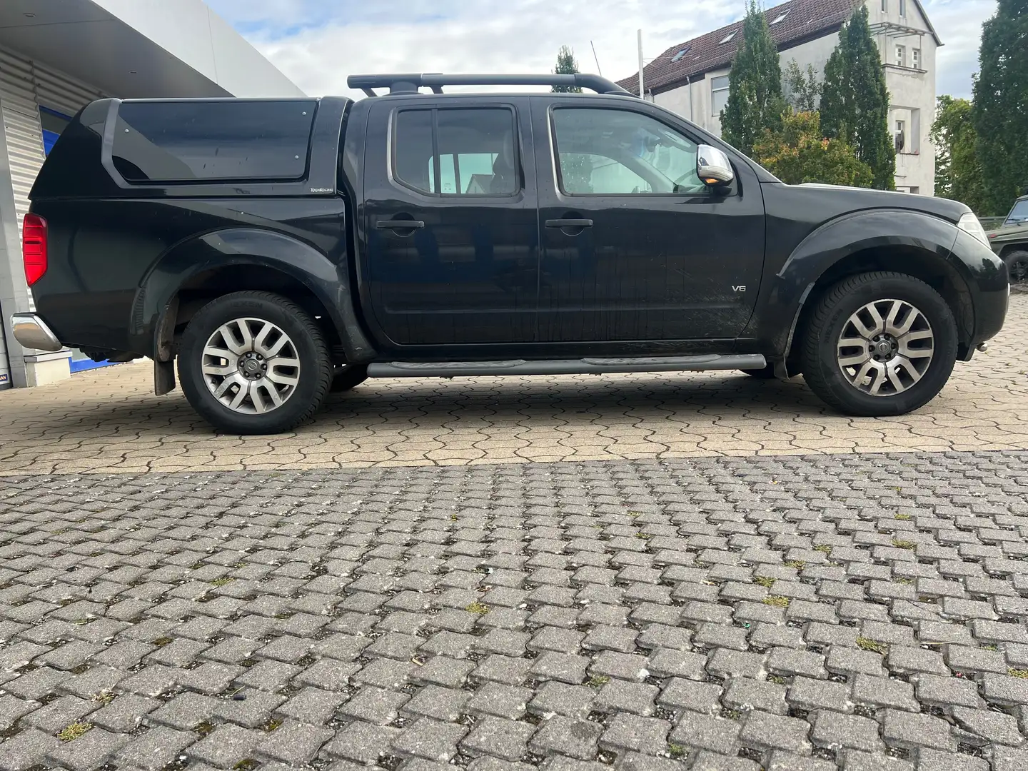 Nissan Navara Navara Autm. LE Schwarz - 1