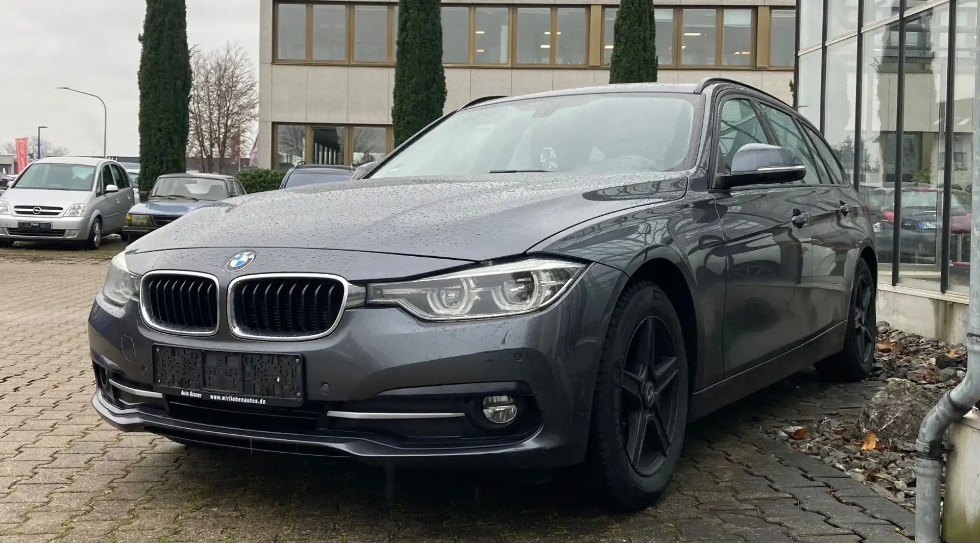 BMW 318 d Touring Sport Line Automatik Navi Alu PDC Grey - 1