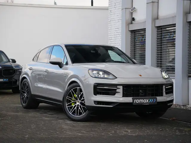 Porsche Cayenne E-Hybrid Coupé INNO-PANO-LUFTF.-SPORTABGAS-21RS