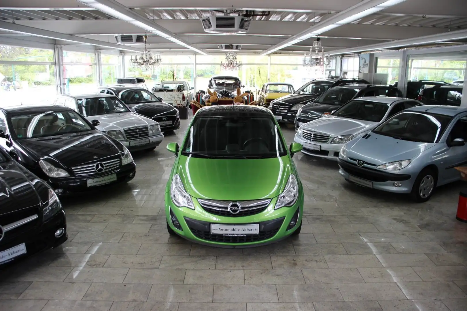 Opel Corsa D Active Grün - 1